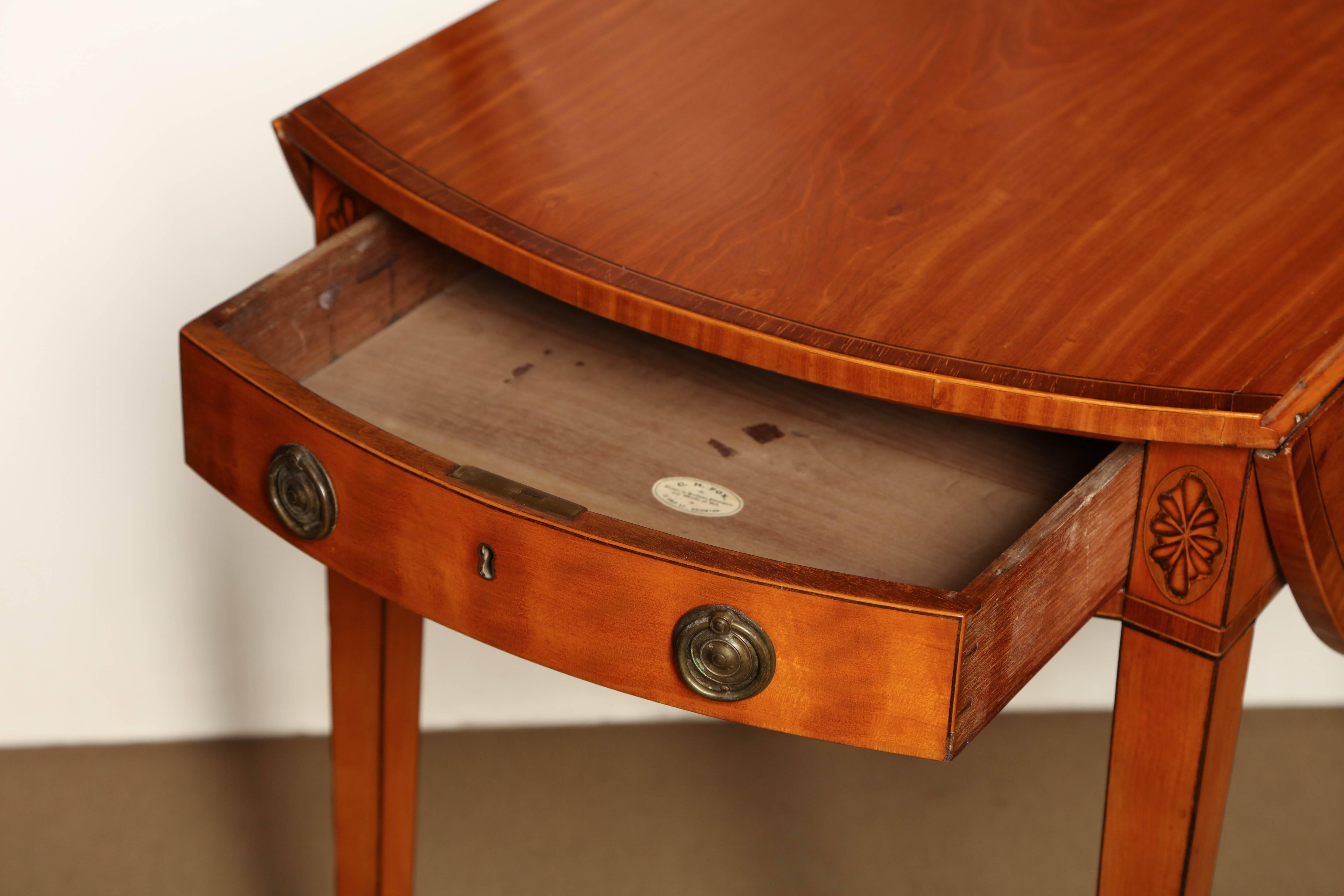 Late 18th Century English, Pembroke Table, George III In Excellent Condition In New York, NY