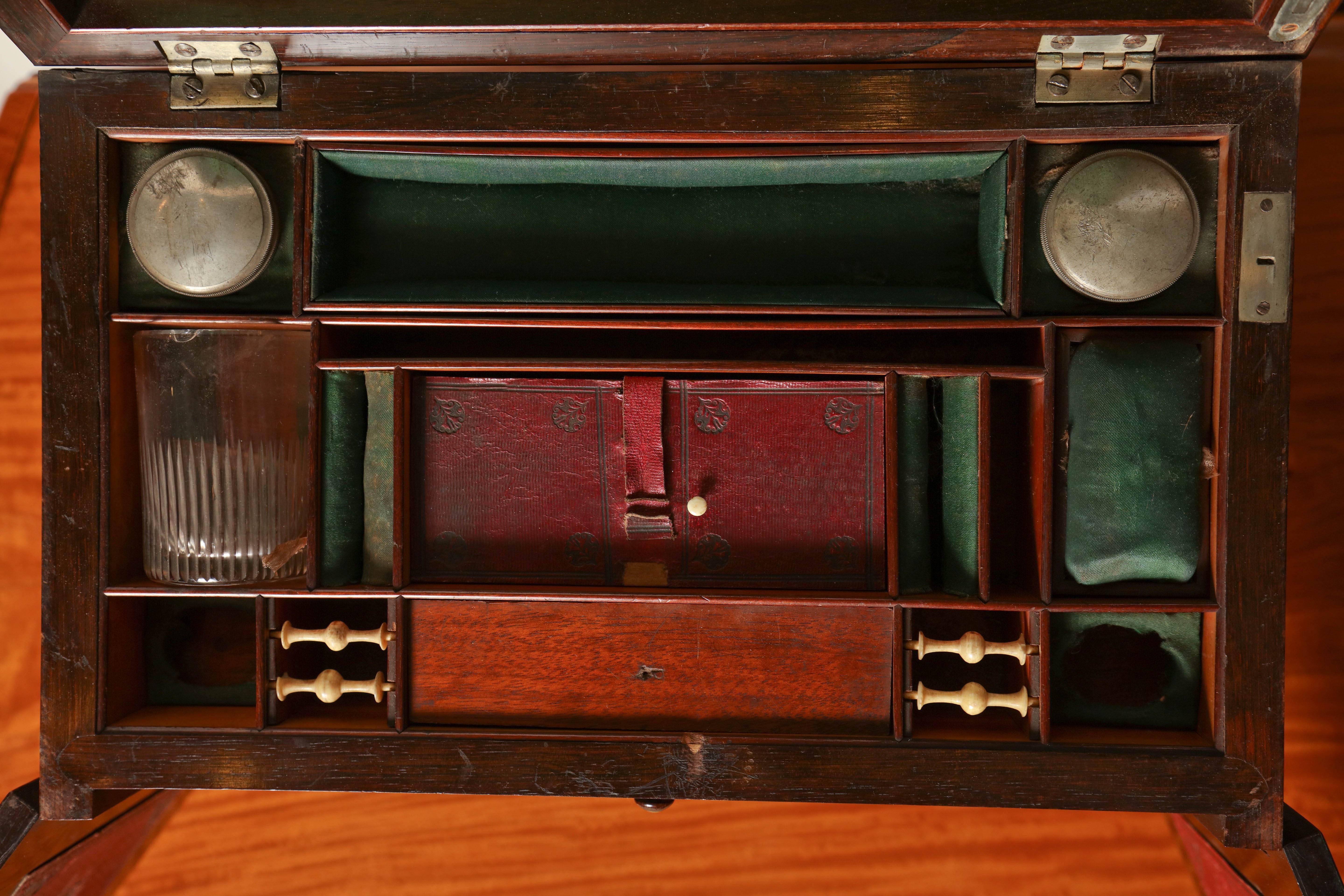 19th Century Hardwood and Mother-of-Pearl Inlaid Necessaire For Sale 2