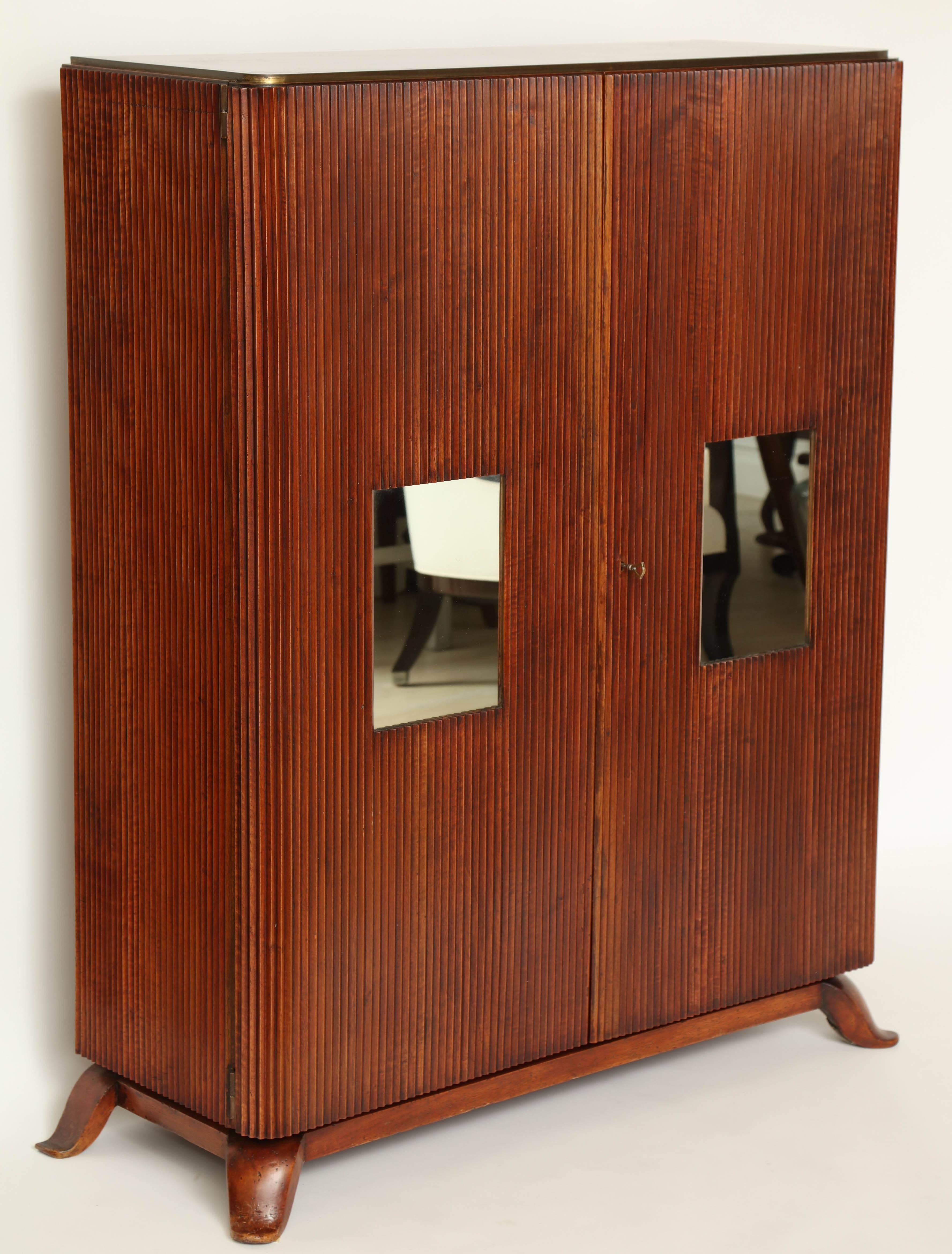 Italian Art Deco Ribbed Walnut Floor Cabinet, Attributed to Osvaldo Borsani 2