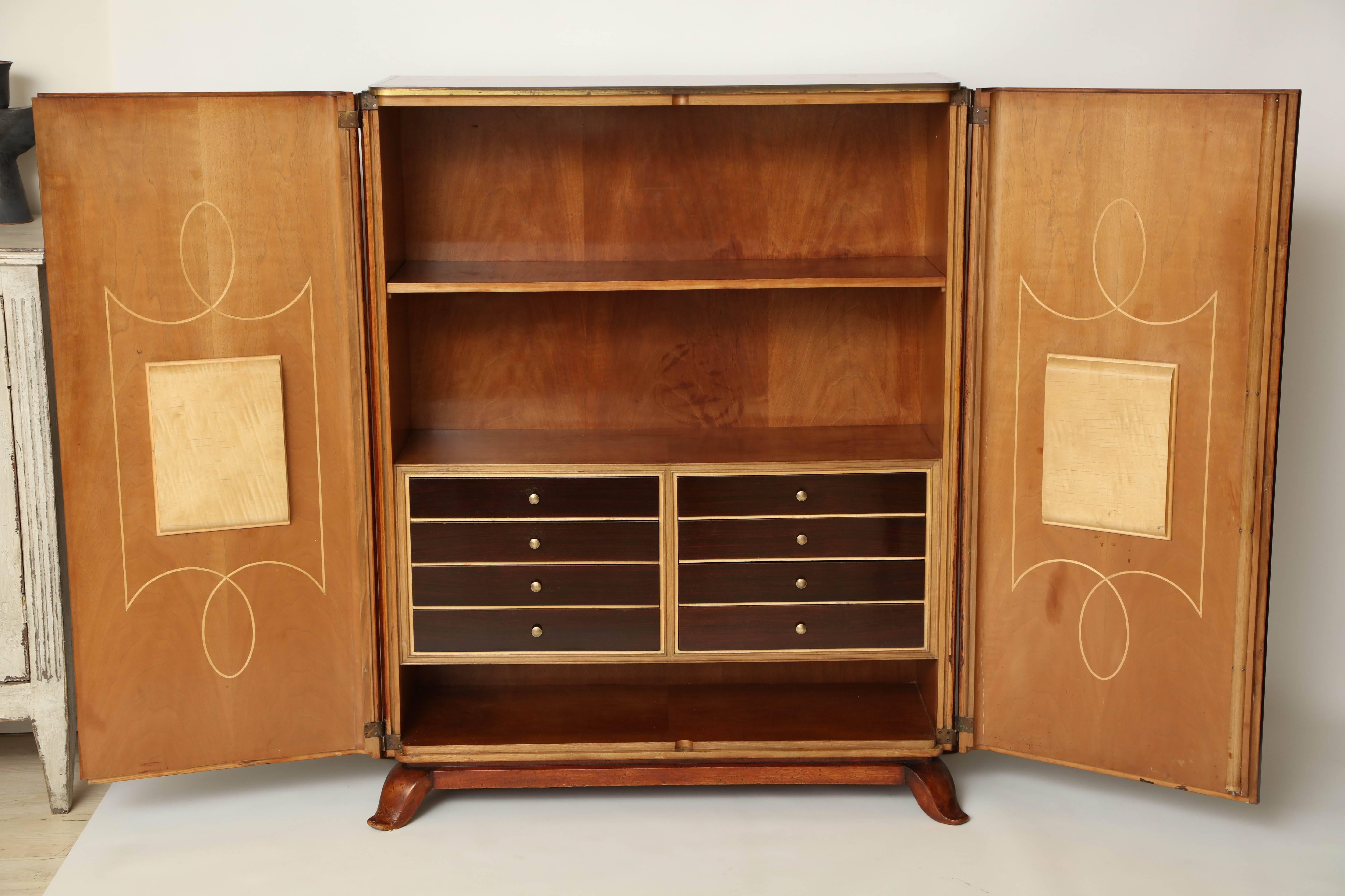 Italian Art Deco Ribbed Walnut Floor Cabinet, Attributed to Osvaldo Borsani 5
