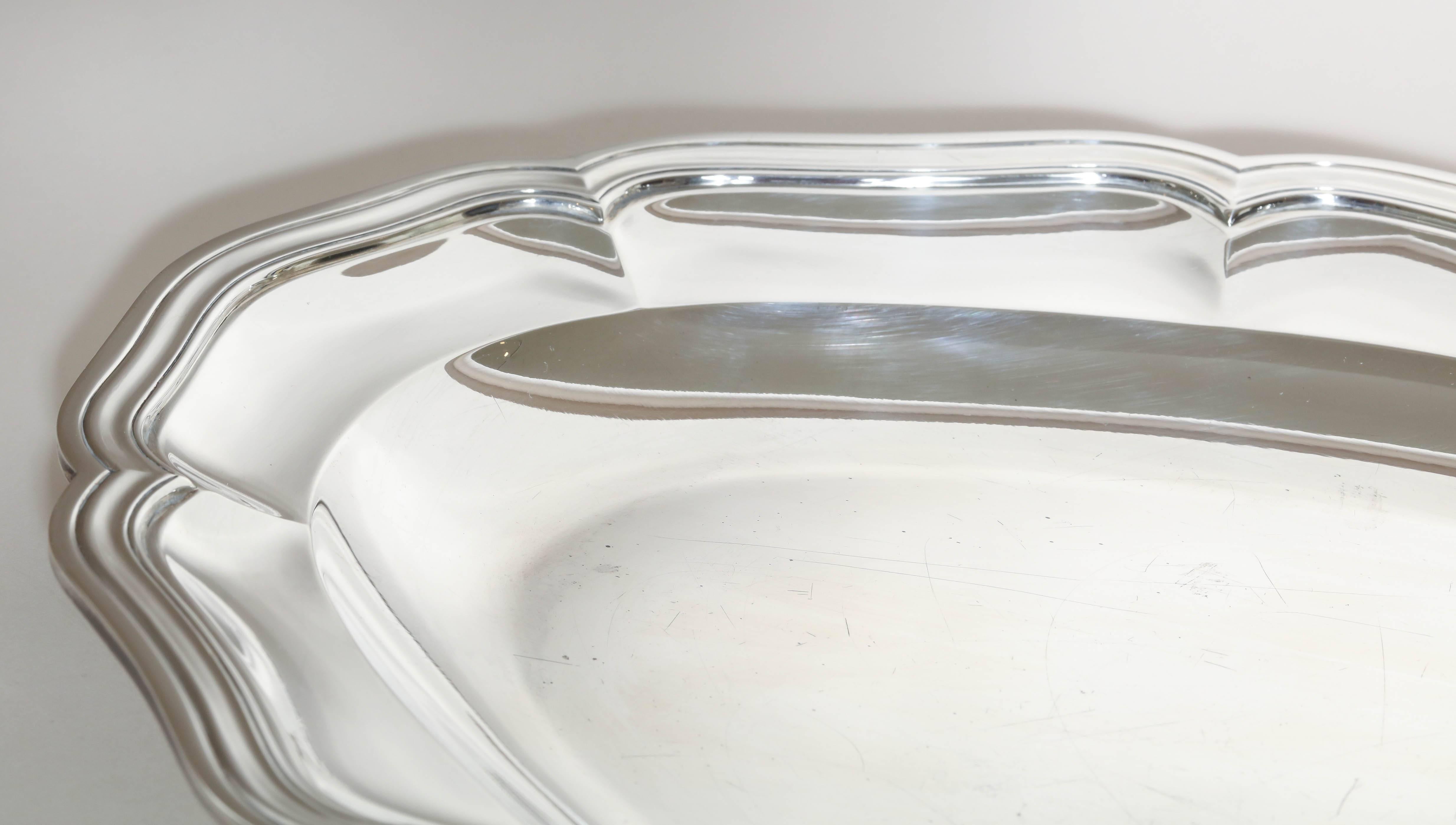 Robert Linzeler French Art Deco Oval Sterling Silver Tray In Excellent Condition For Sale In New York, NY