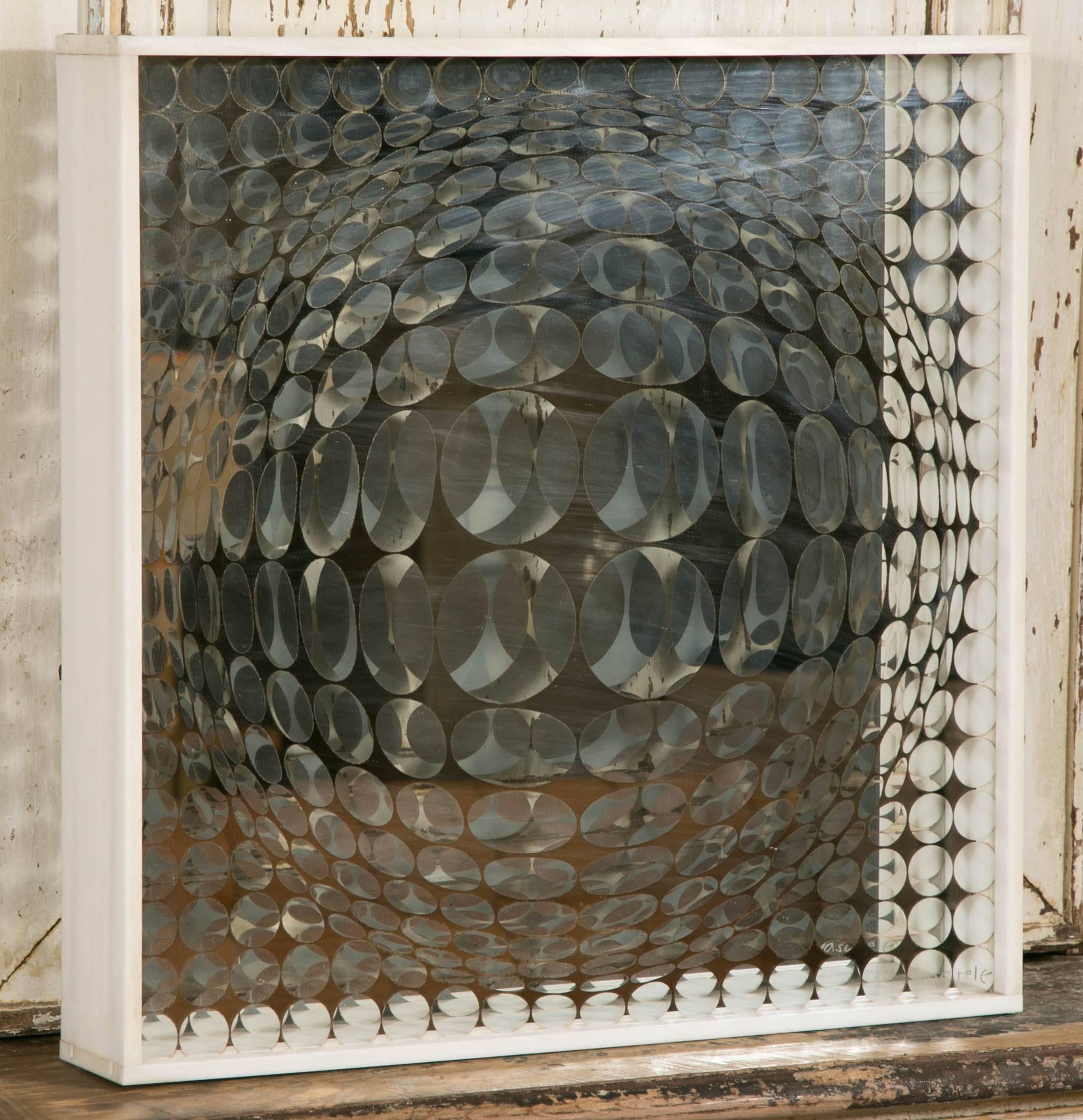 Victor Vasarely Kinetic Sculpture in Glass and Mirror, circa 1976 In Excellent Condition For Sale In Paris, FR