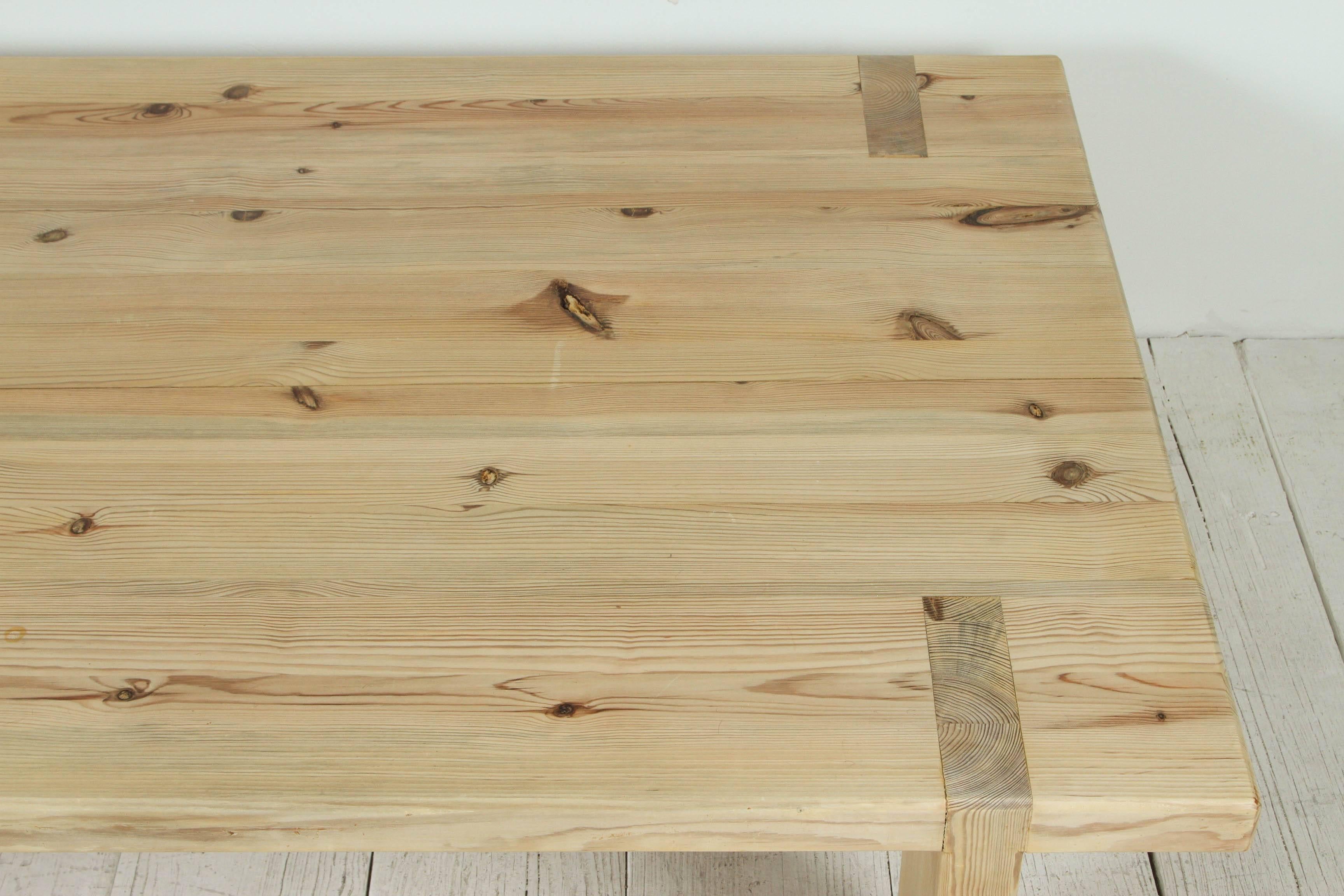 Tall Pine Coffee Table with Top Detail 2