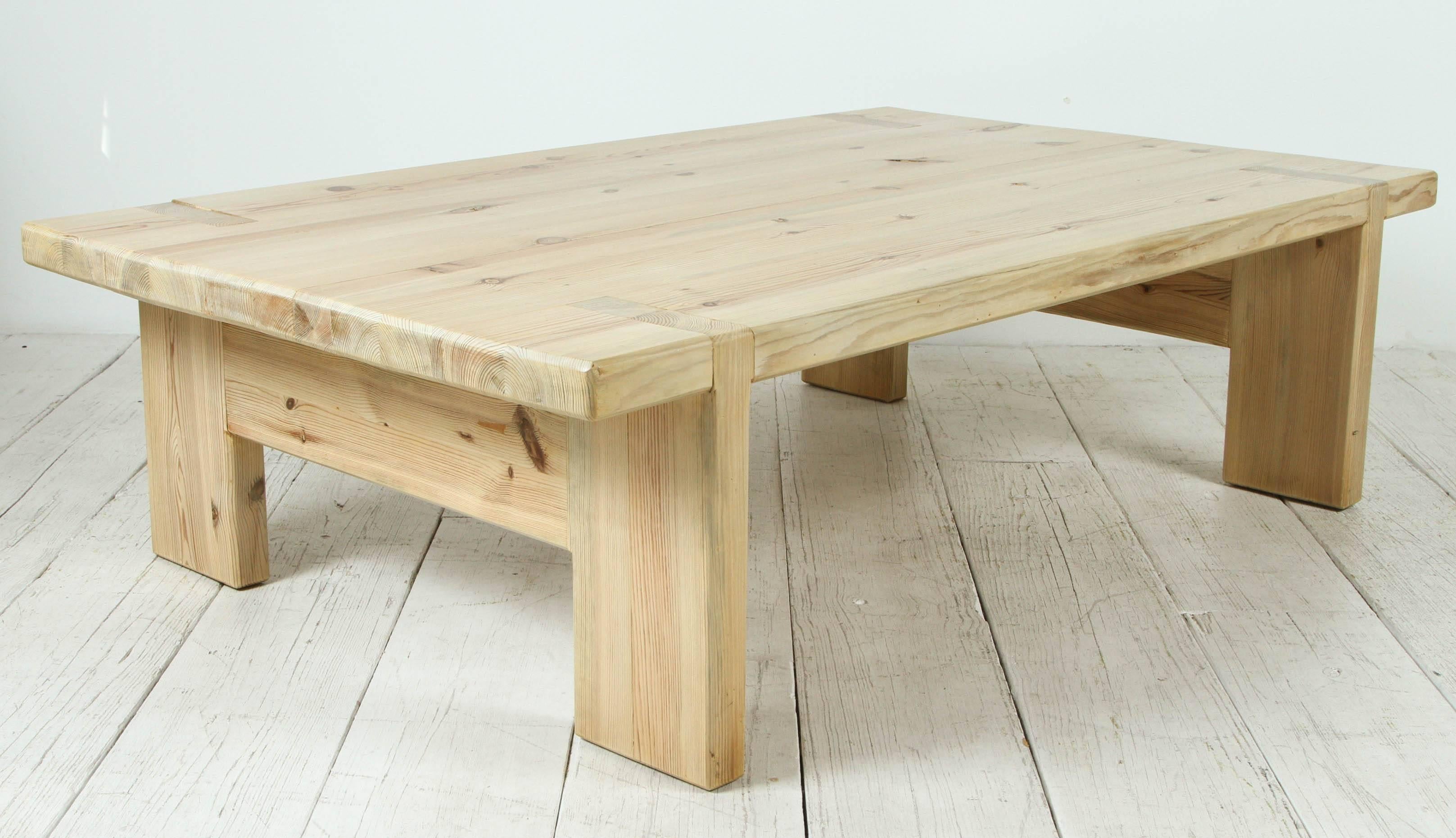 Tall Pine Coffee Table with Top Detail 5