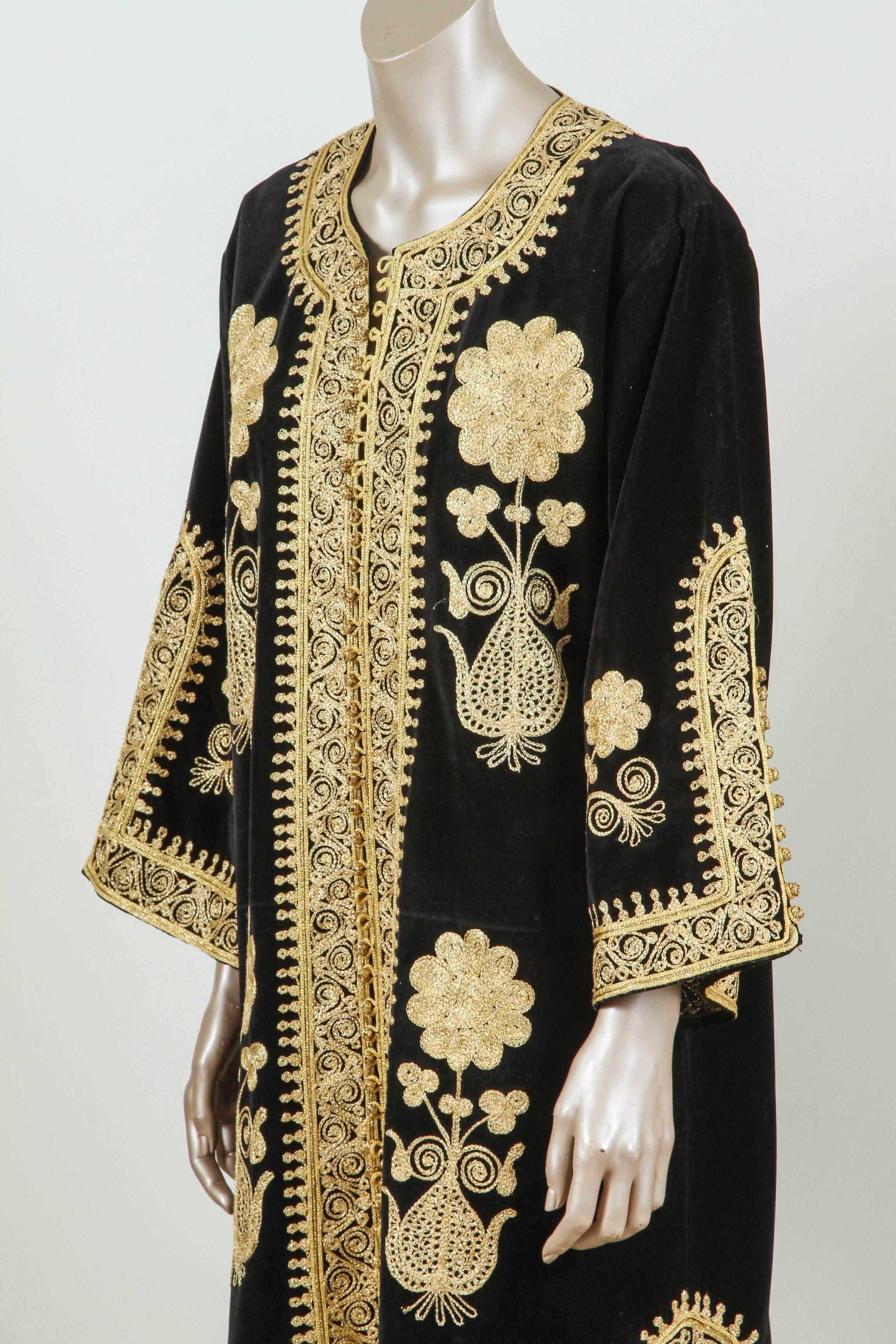 Moroccan Caftan, Black Kaftan Embroidered with Gold In Good Condition In North Hollywood, CA
