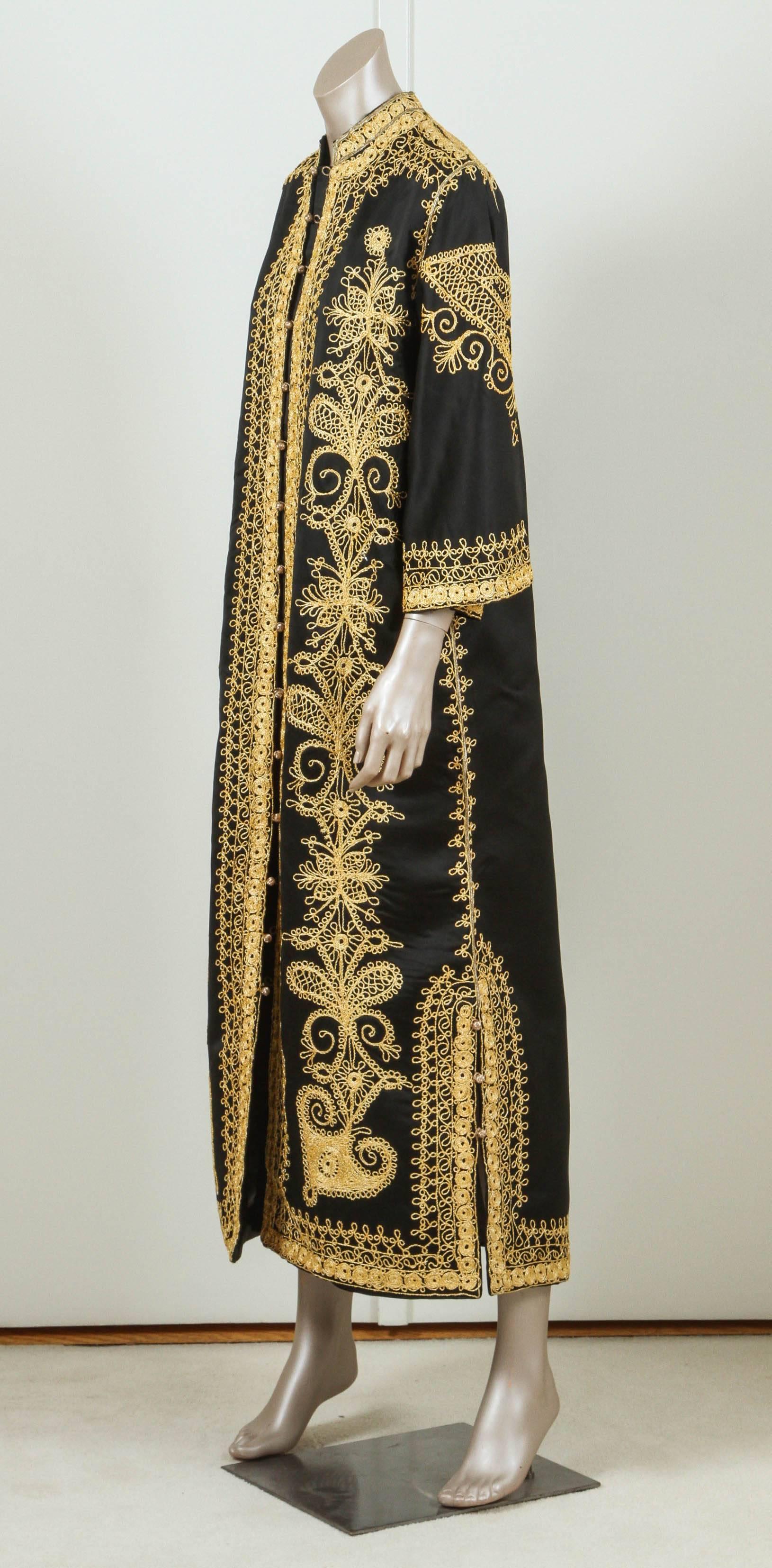 Moroccan Vintage Black and Gold Caftan In Good Condition In North Hollywood, CA