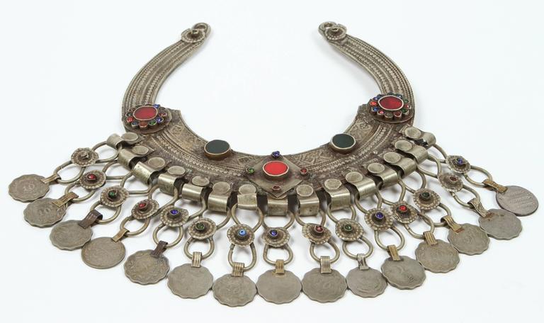 Moroccan Tribal Silver Jewelry Set Choker and Bracelet For Sale 1