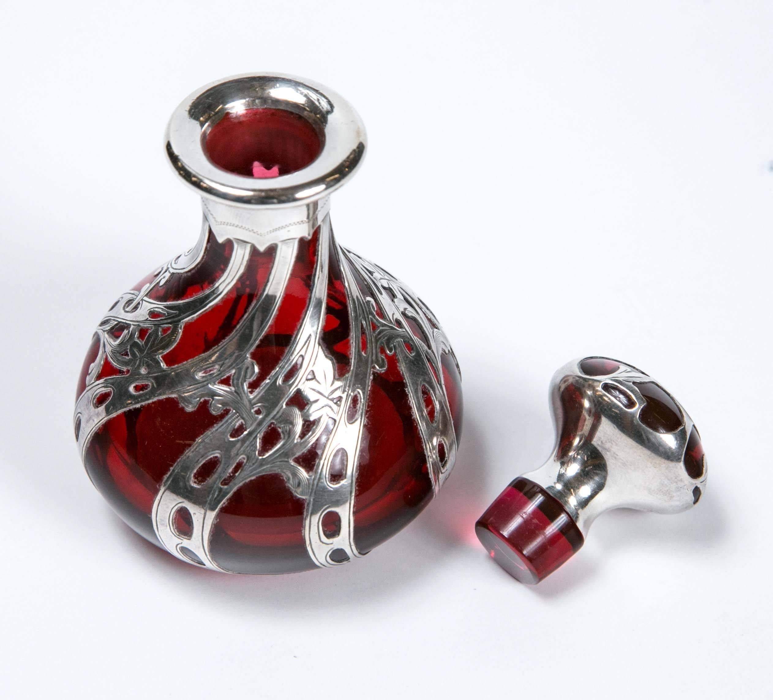 Antique American Sterling Silver Overlay Ruby Red Perfume Bottle In Excellent Condition In Stamford, CT