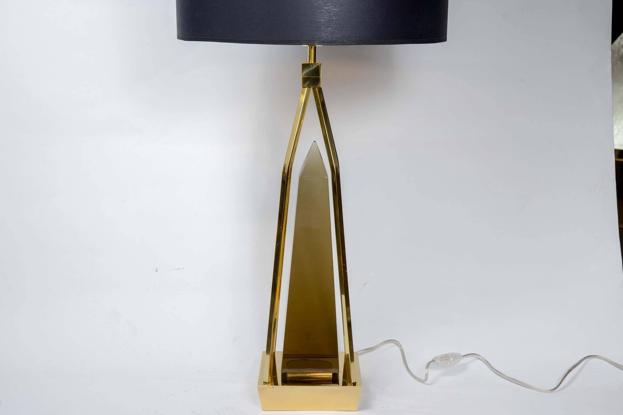 Very nice pair of lamps with smoked glass obelisk.
 
