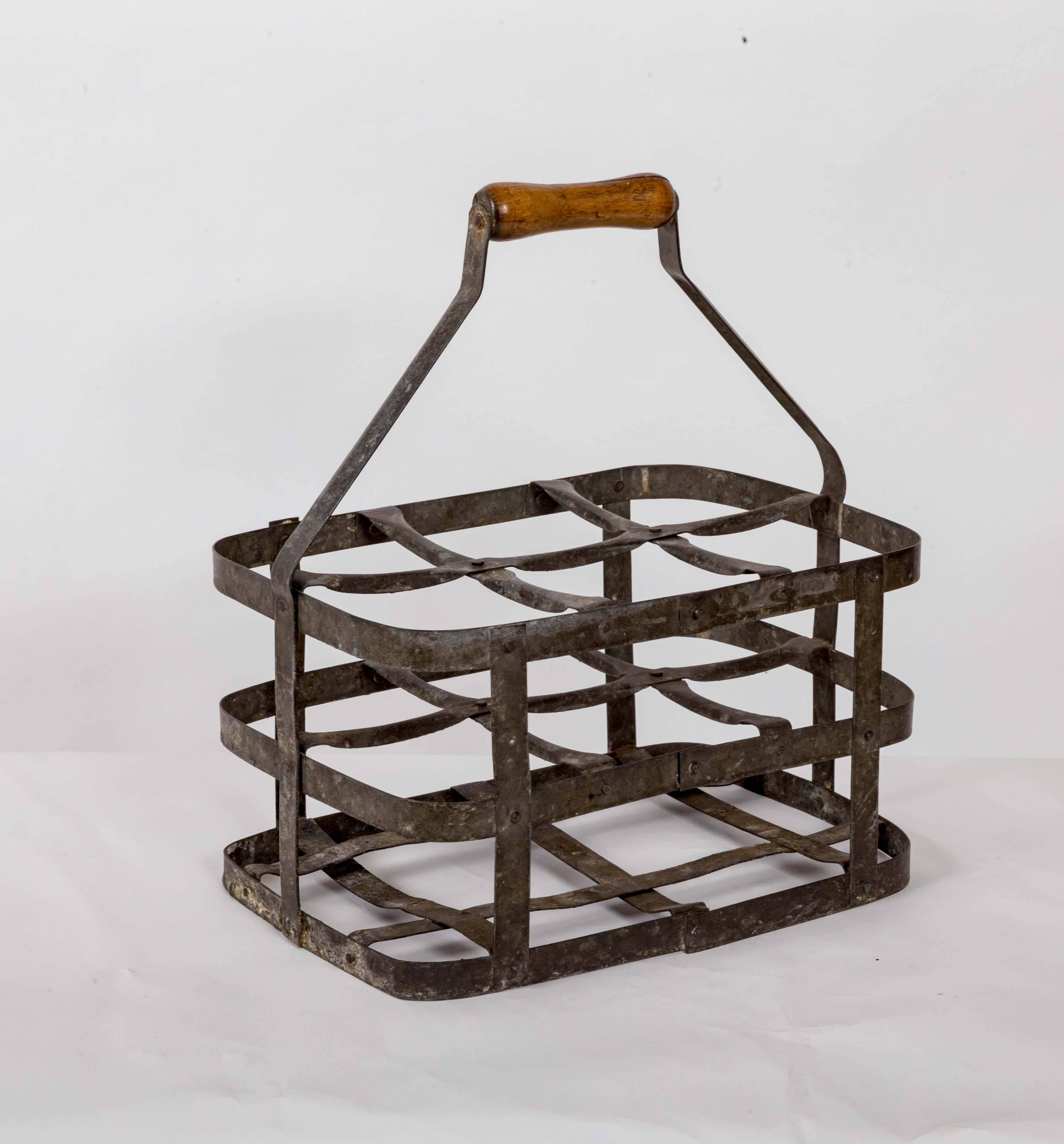 Wine carrier from Burgundy, holds six bottles.