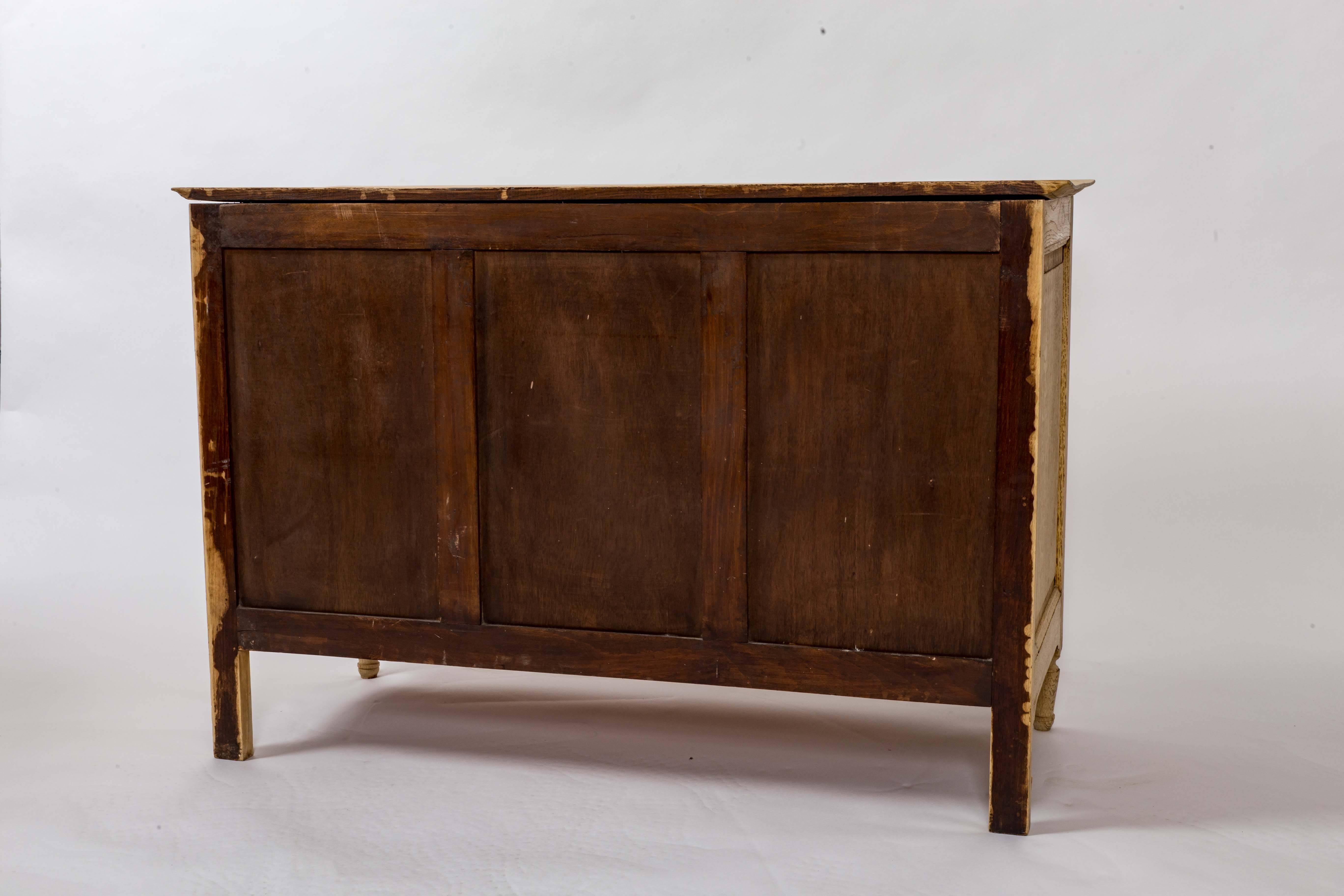 Early 19th Century Bleached Oak Chest of Drawers, France, circa 1825 4