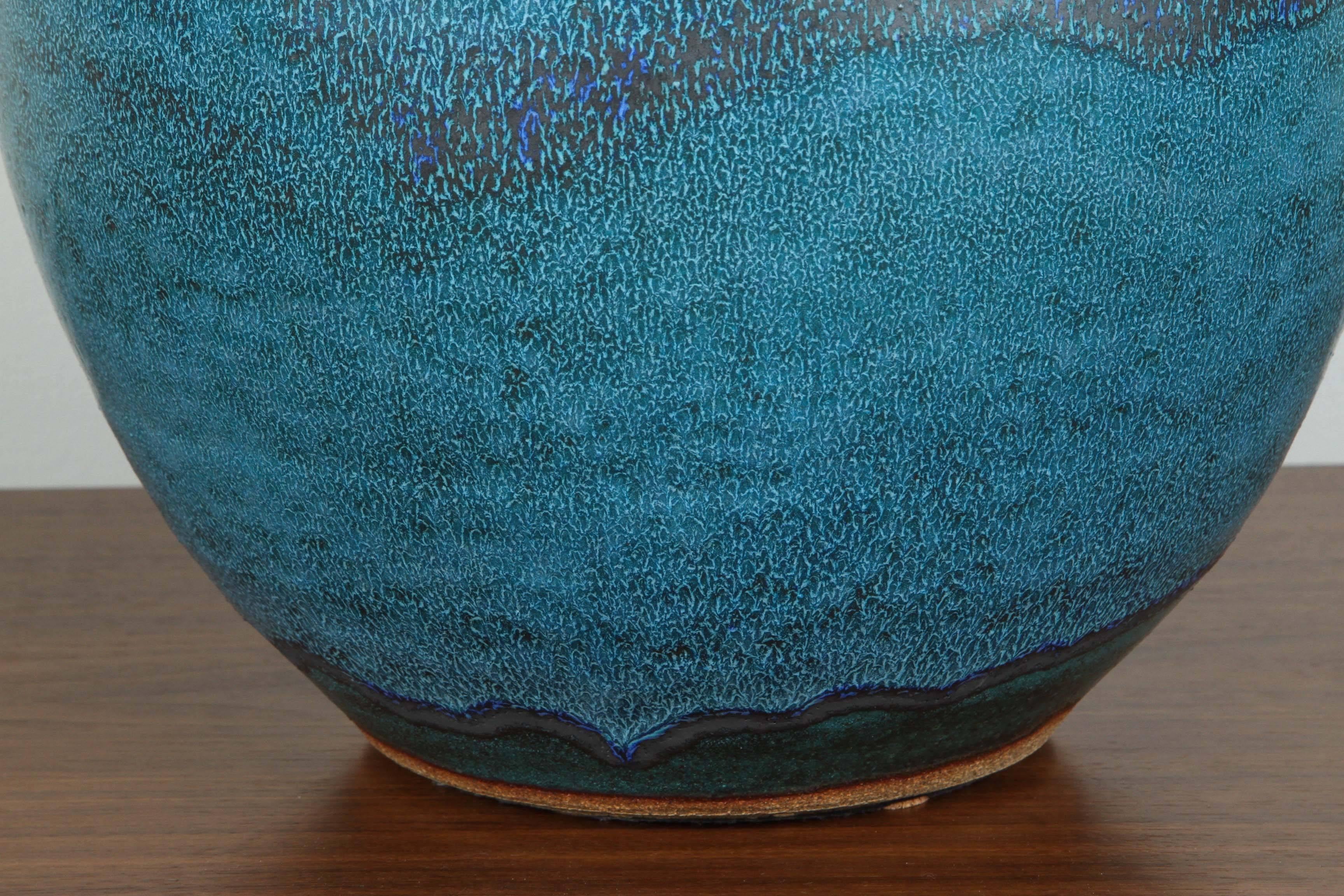 XL Ceramic Pod Lamp in Turquoise by Victoria Morris for Lawson-Fenning In Excellent Condition In Los Angeles, CA