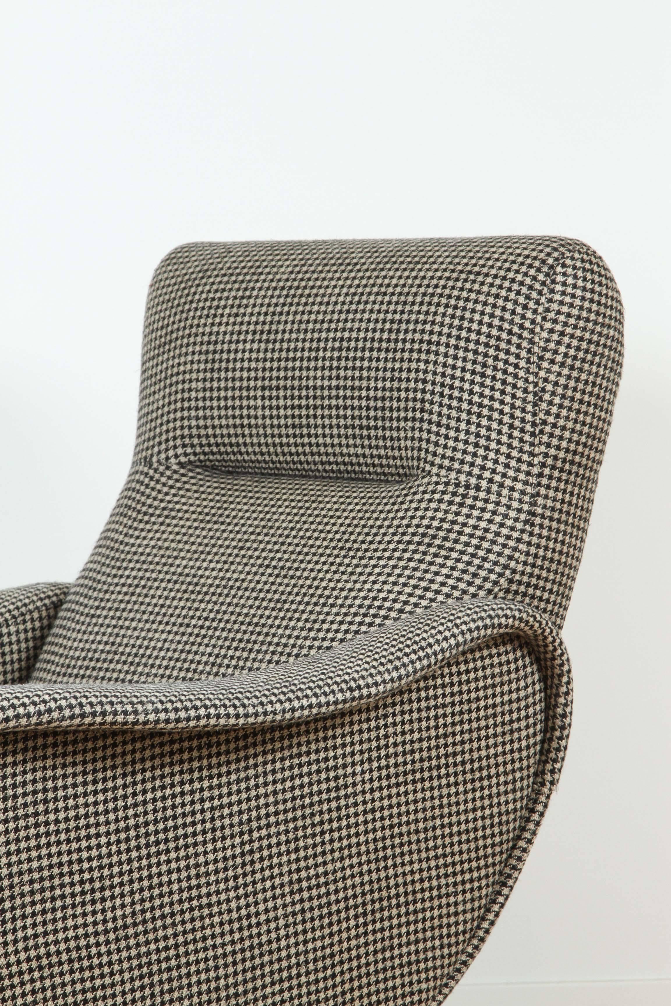 Pair of Italian Lounge Chairs Upholstered in Wool Houndstooth 2