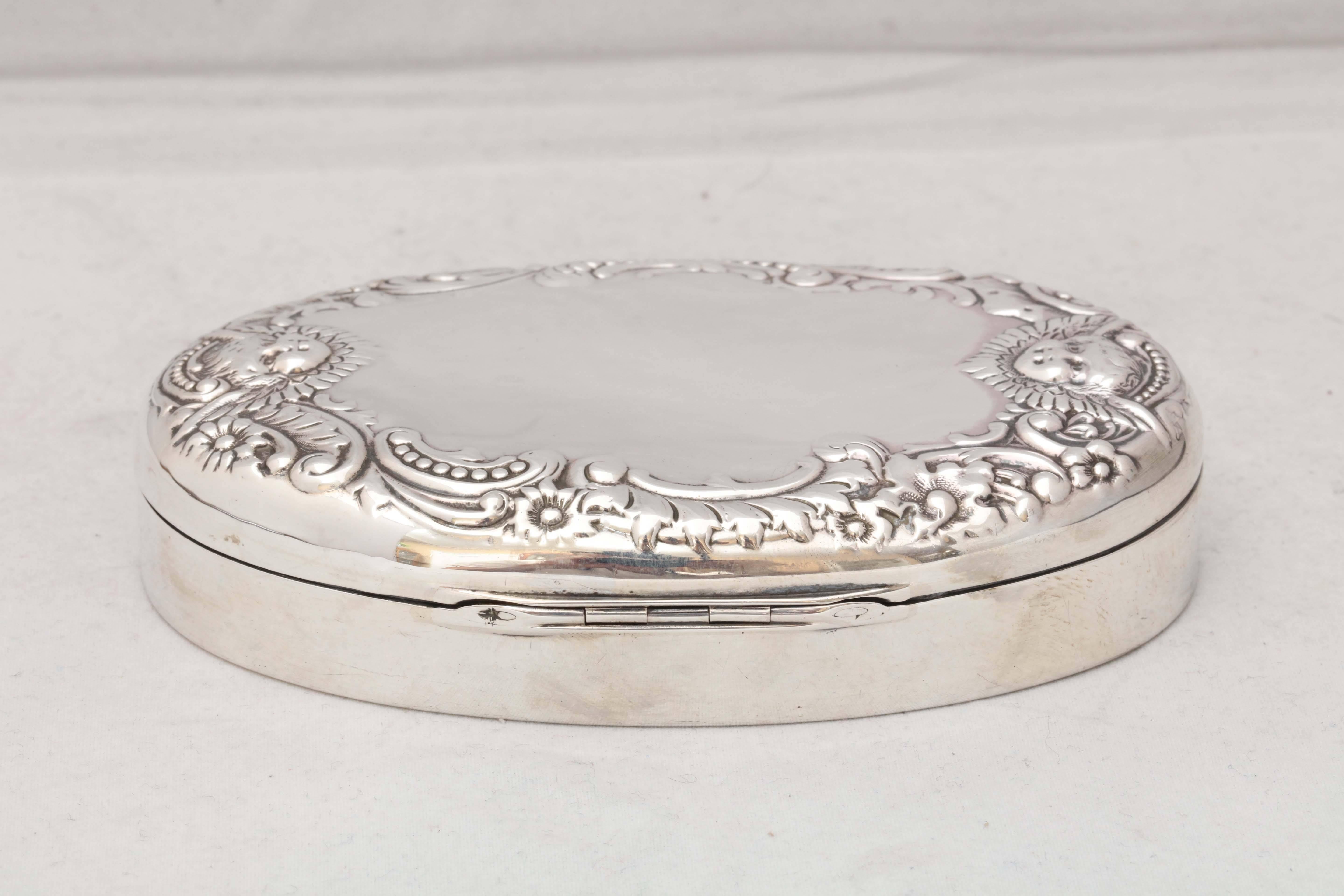 Victorian Sterling Silver Trinkets or Jewelry Box with Hinged Lid In Excellent Condition In New York, NY