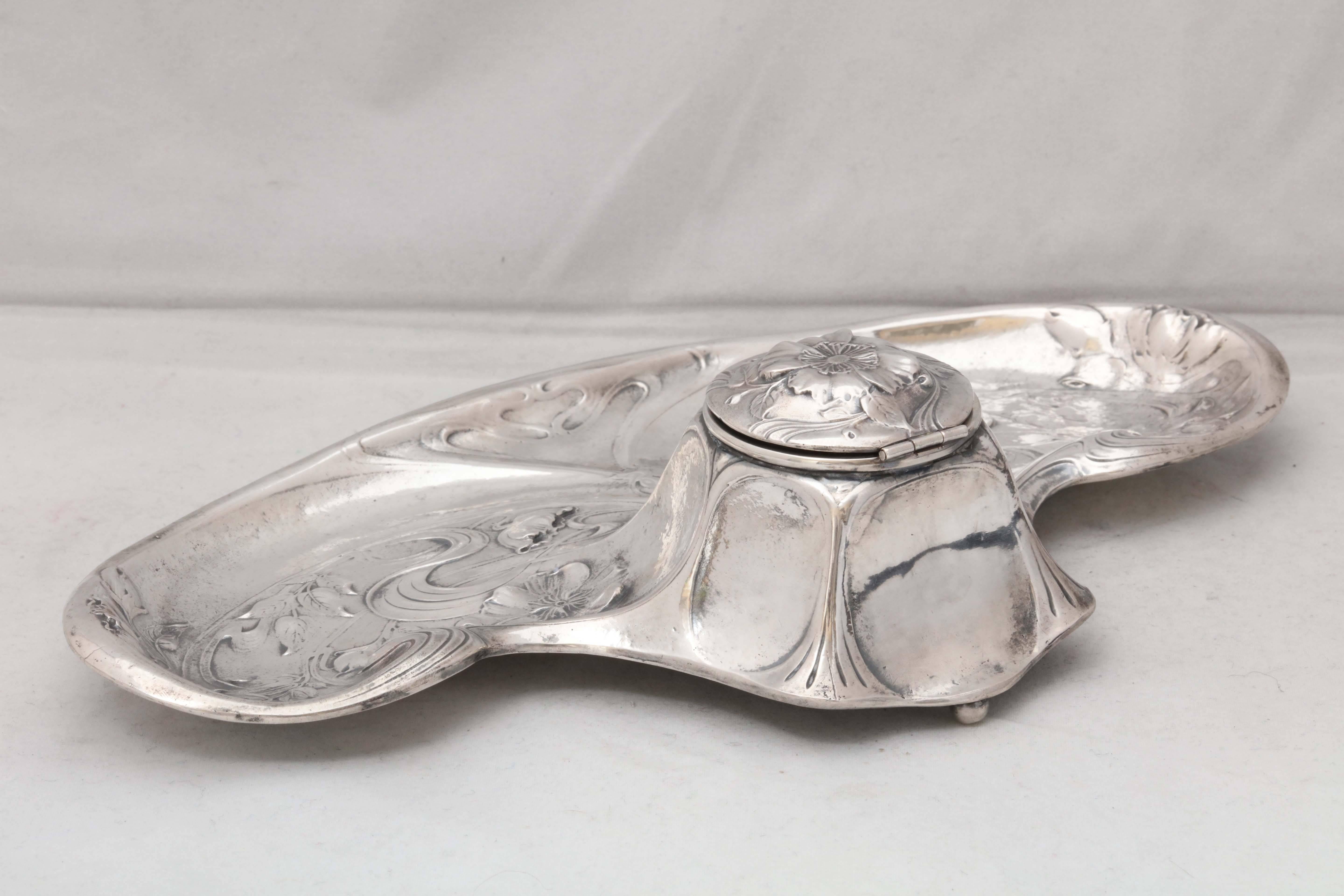 Rare Sterling Silver Art Nouveau Gorham Martele Footed Inkstand with Hinged Lid For Sale 1