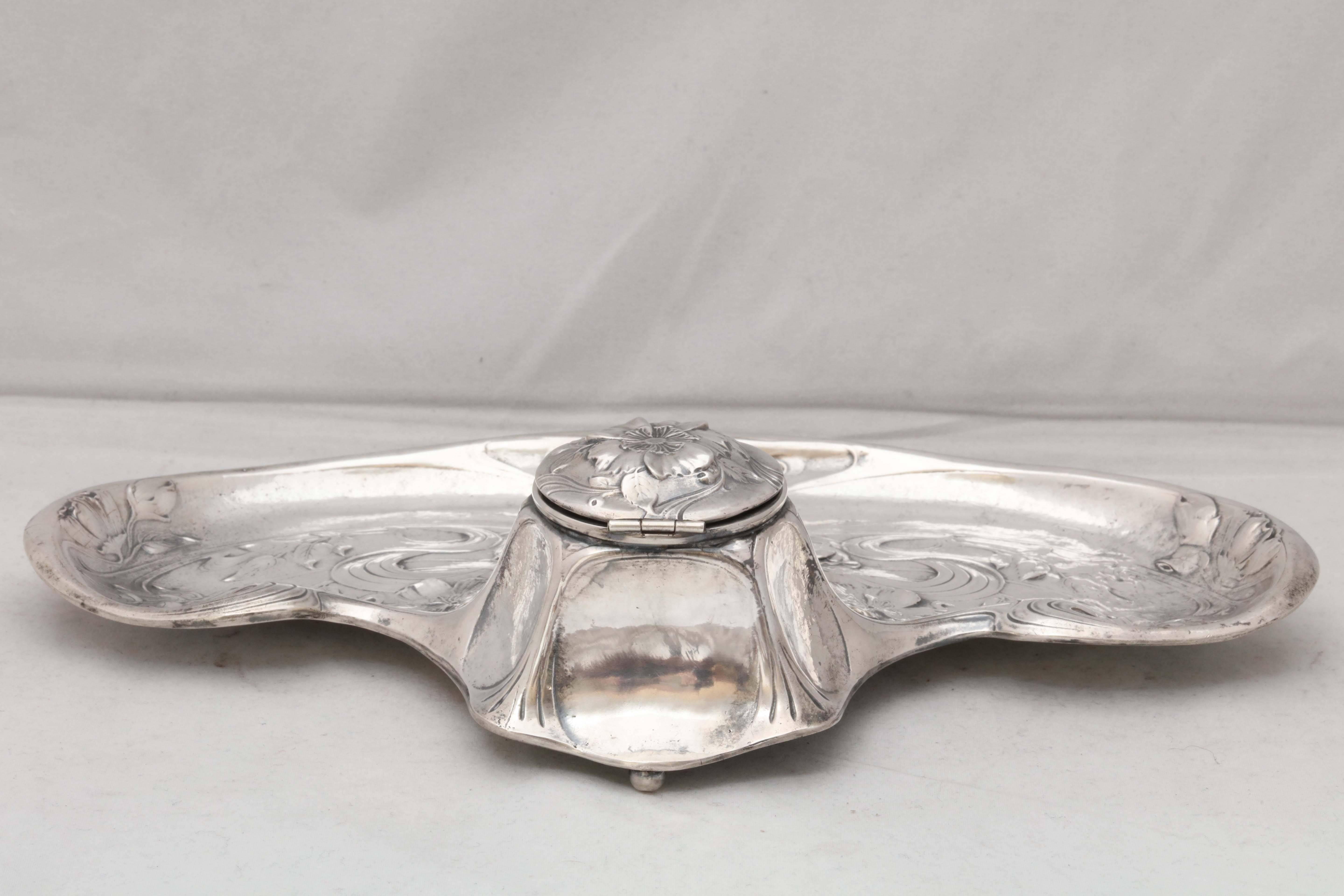 Rare Sterling Silver Art Nouveau Gorham Martele Footed Inkstand with Hinged Lid For Sale 2