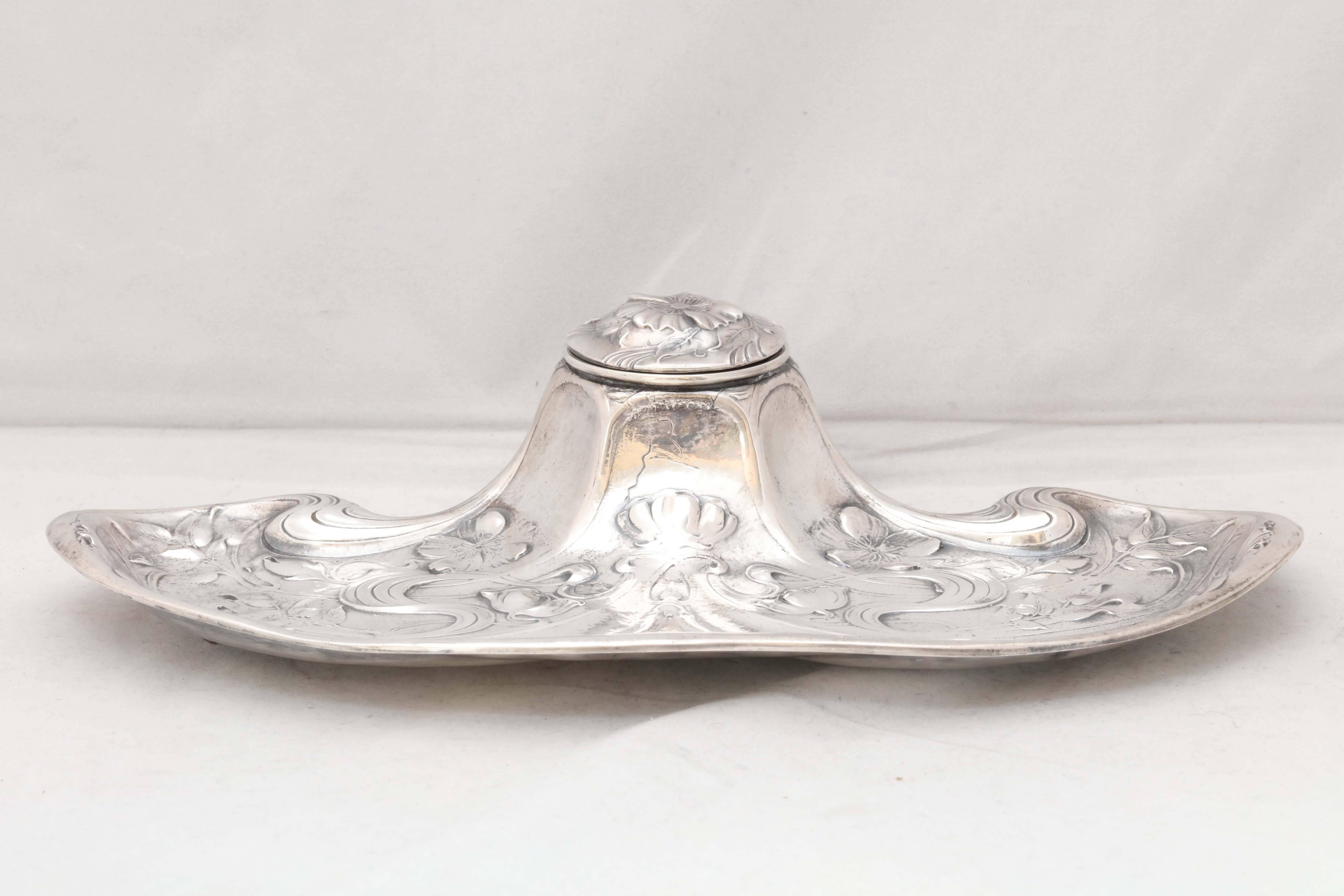 Rare Sterling Silver Art Nouveau Gorham Martele Footed Inkstand with Hinged Lid For Sale 4
