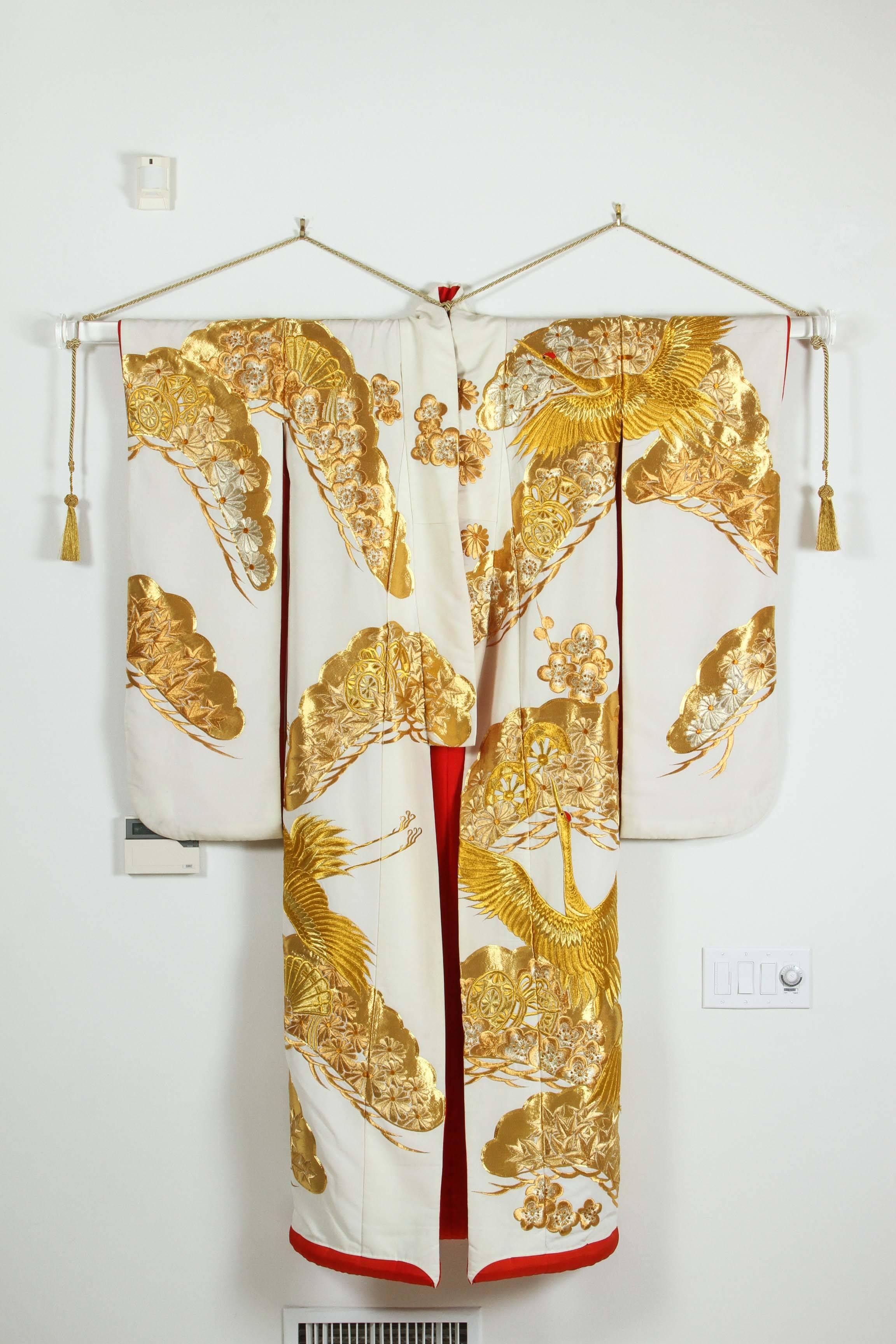 Japonisme Vintage Collectable Japanese White and Gold Silk Ceremonial Kimono