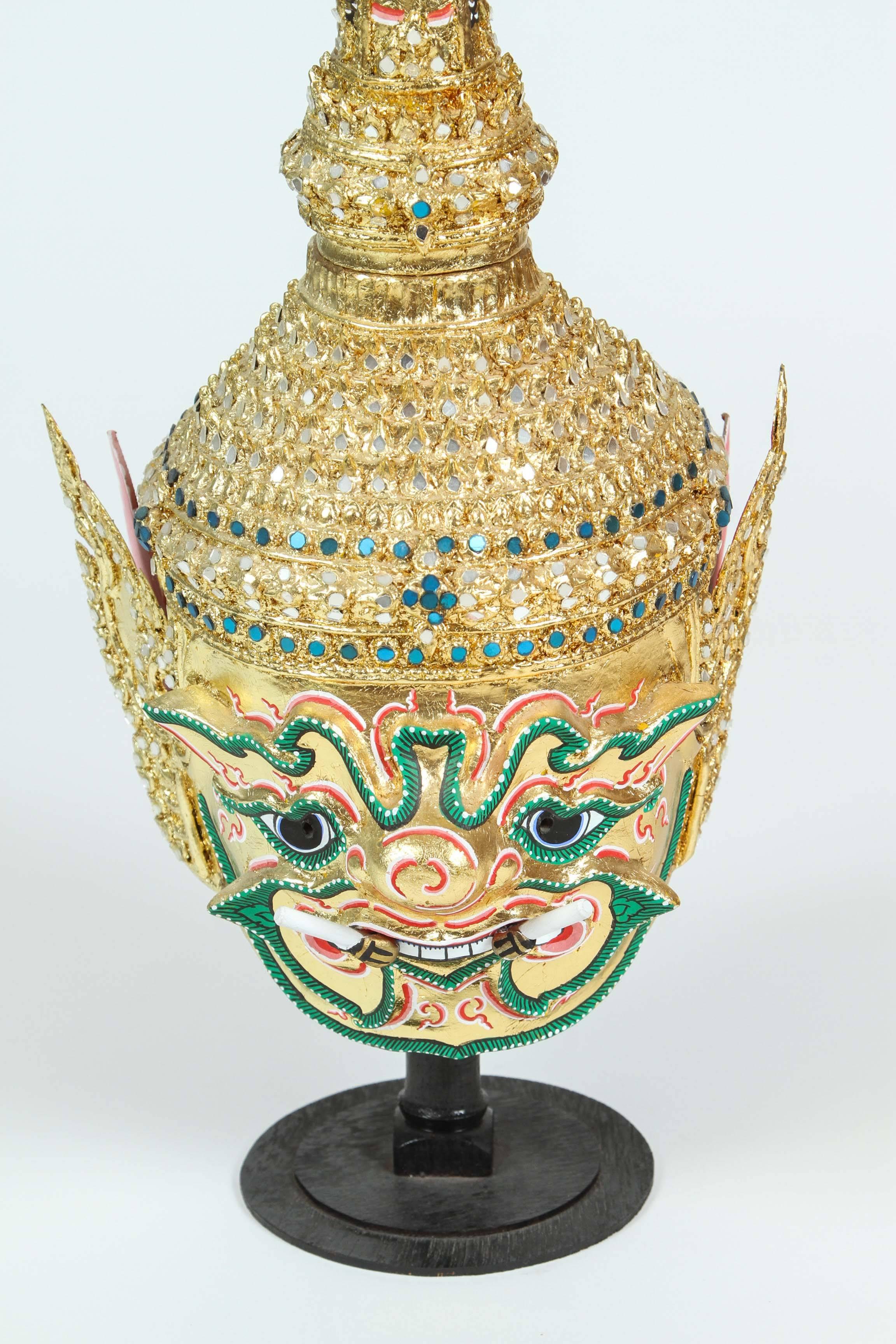 Vergoldete thailändische Demon-Maske-Tänzer-Kopfschmuck Krone (Thailändisch) im Angebot