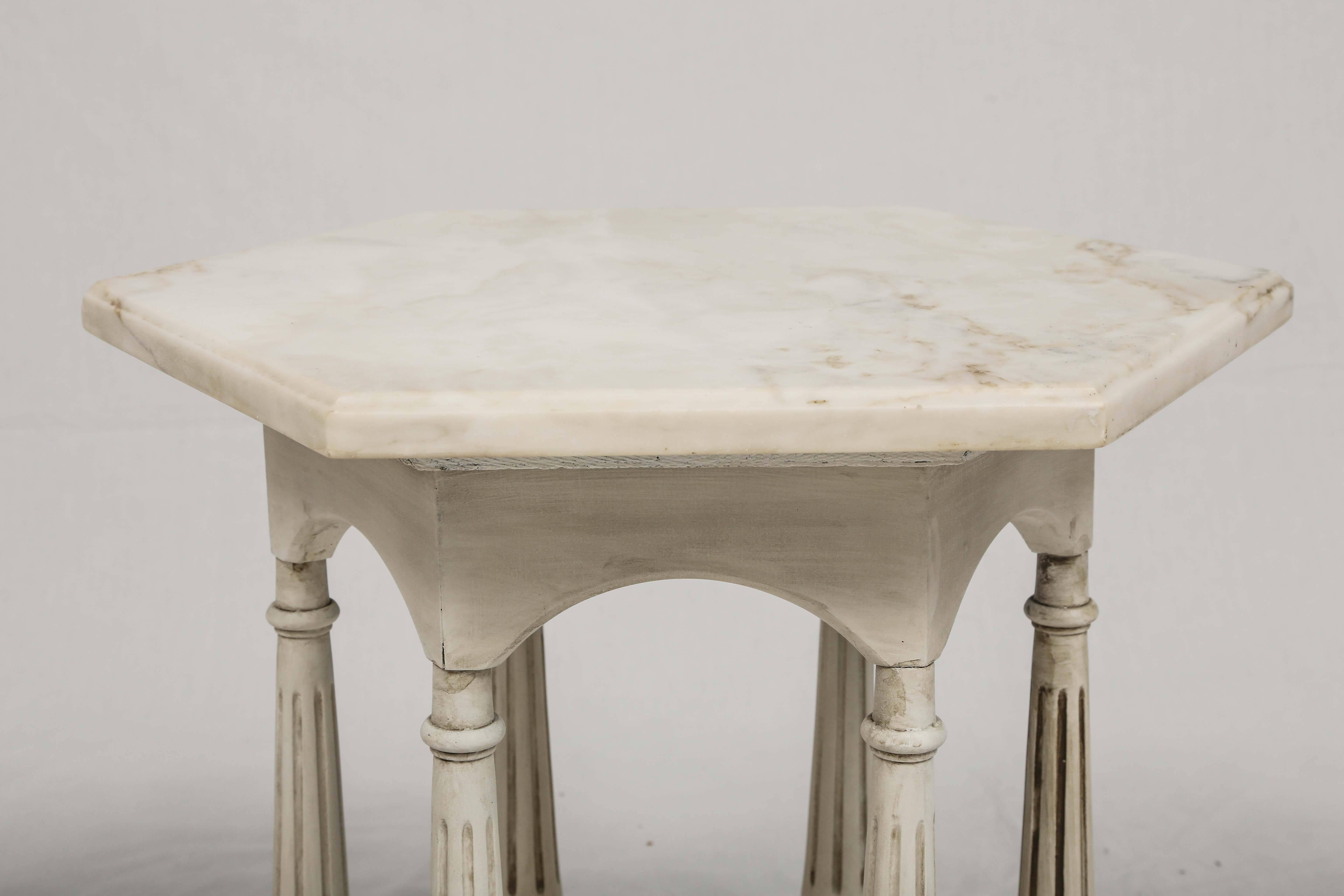 Octagonal Neoclassical Style Painted Accent Table In Excellent Condition In West Palm Beach, FL