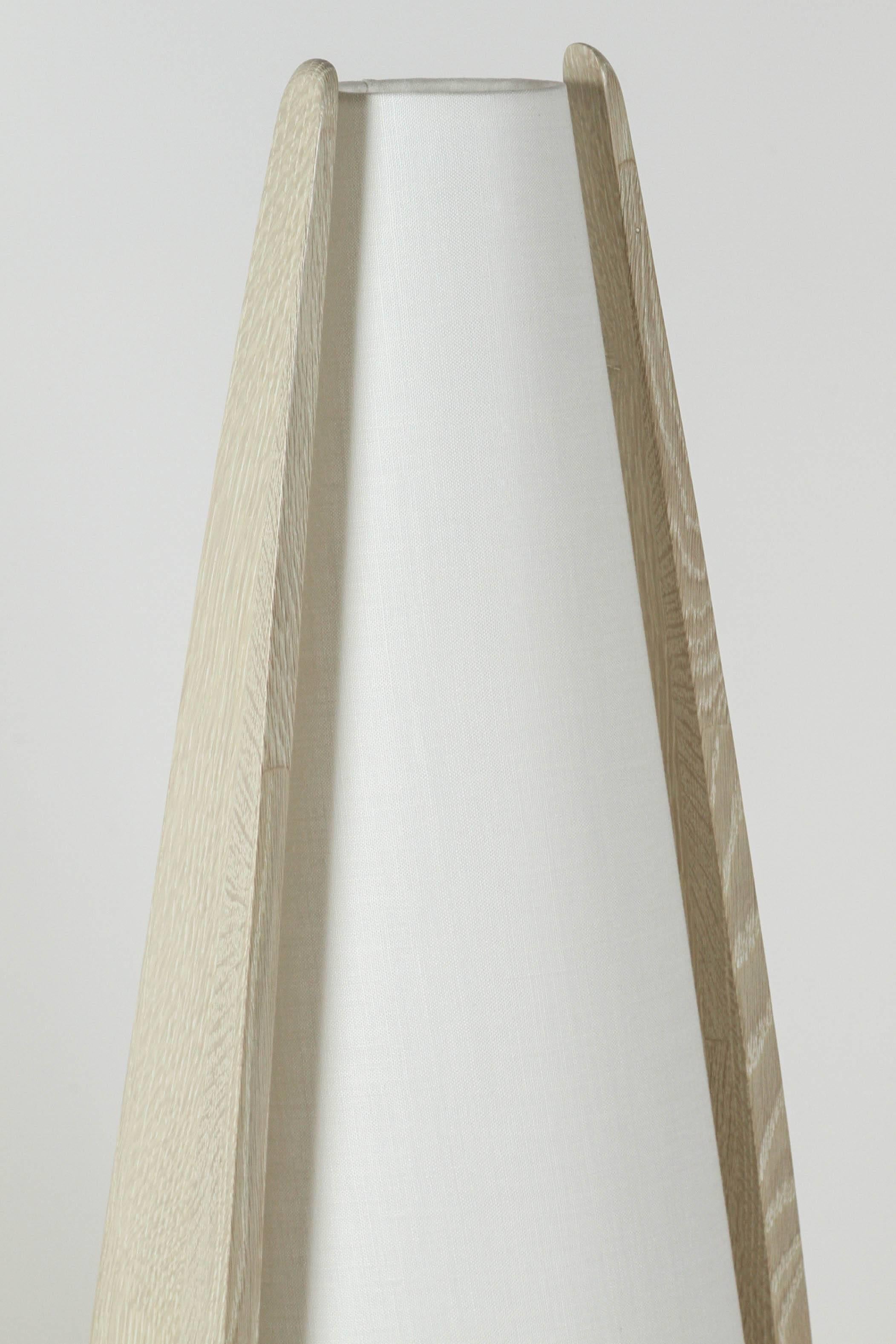 Wishbone Table Lamp in Gray Ceruse Oak In Excellent Condition For Sale In Los Angeles, CA