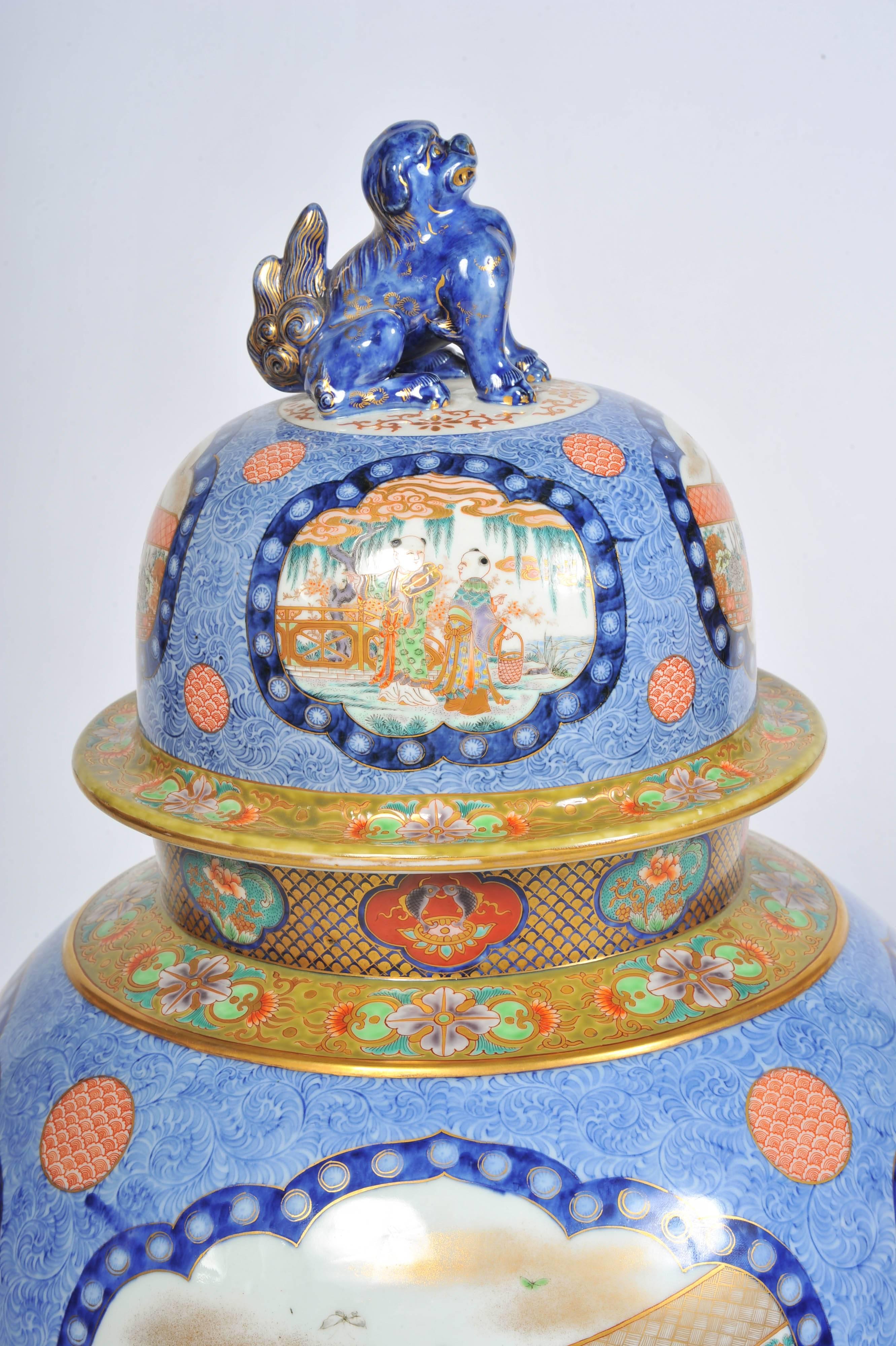 A very impressive 19th century Japanese Fukagawa Meiji period (1868-1912) lidded vase.
Having four panels depicting classical scenes to the lid and vase.