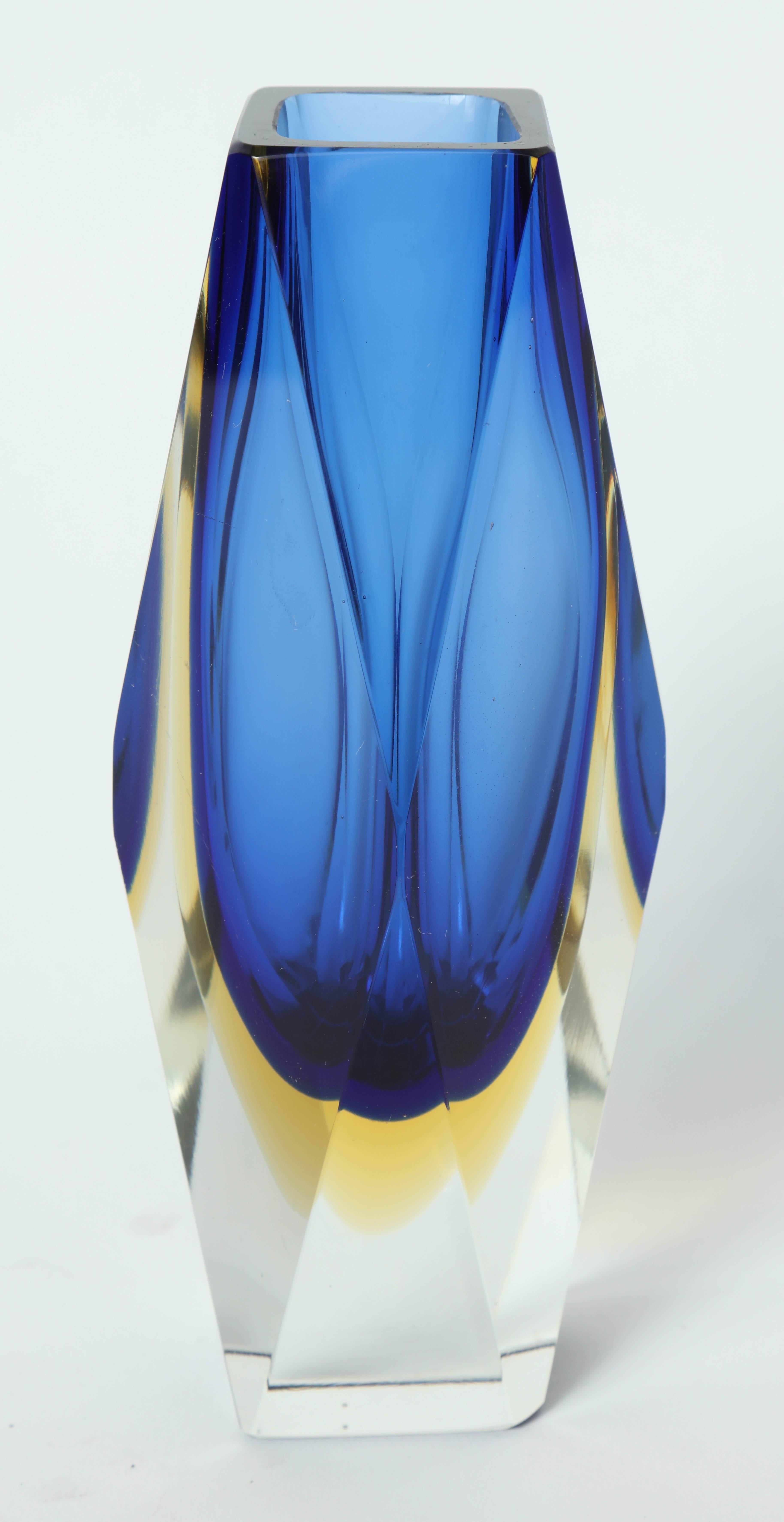 Mandruzzato Murano Glass Vase In Excellent Condition In New York, NY