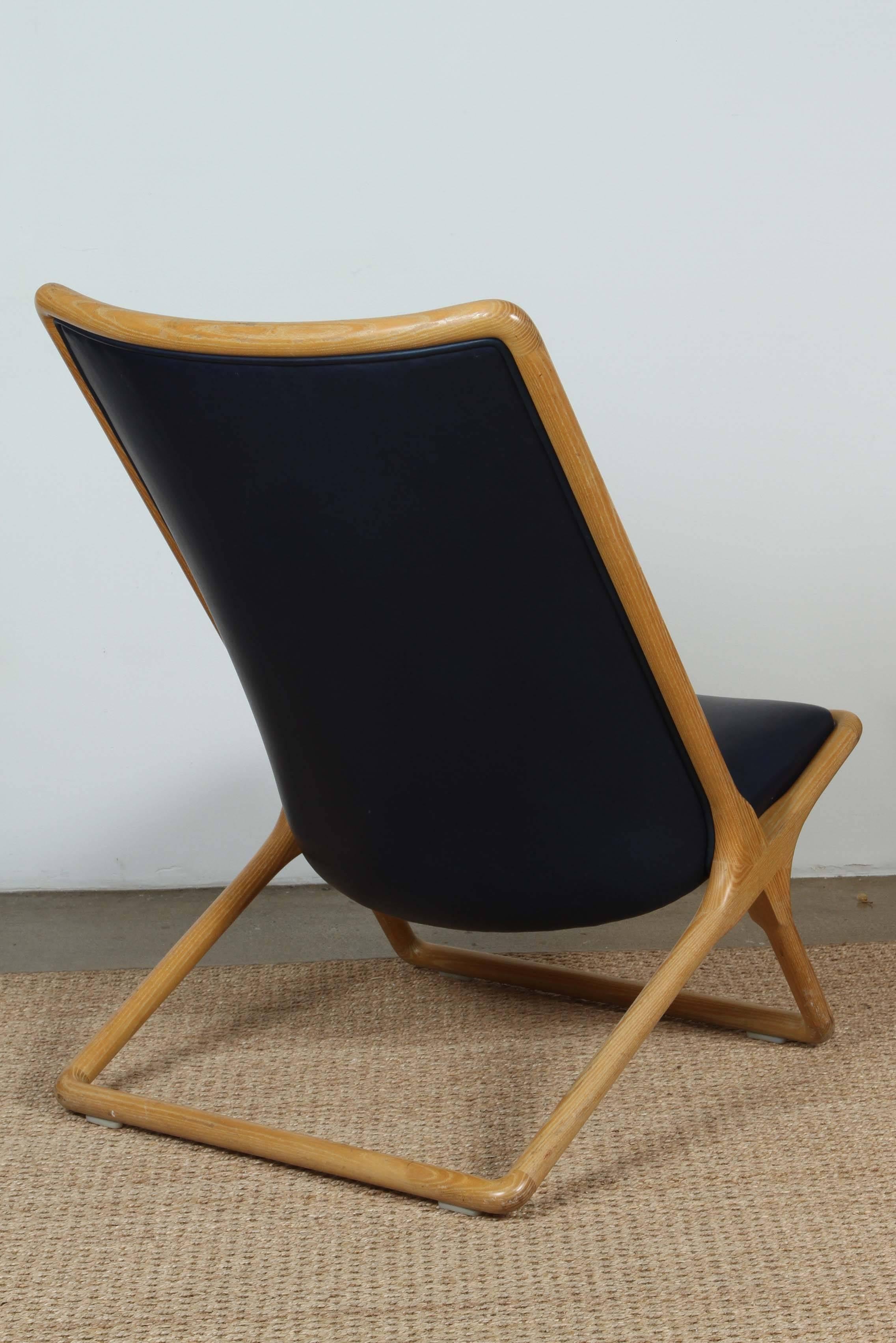 Ward Bennett Oak Framed Scissor Chair In Good Condition For Sale In Santa Monica, CA