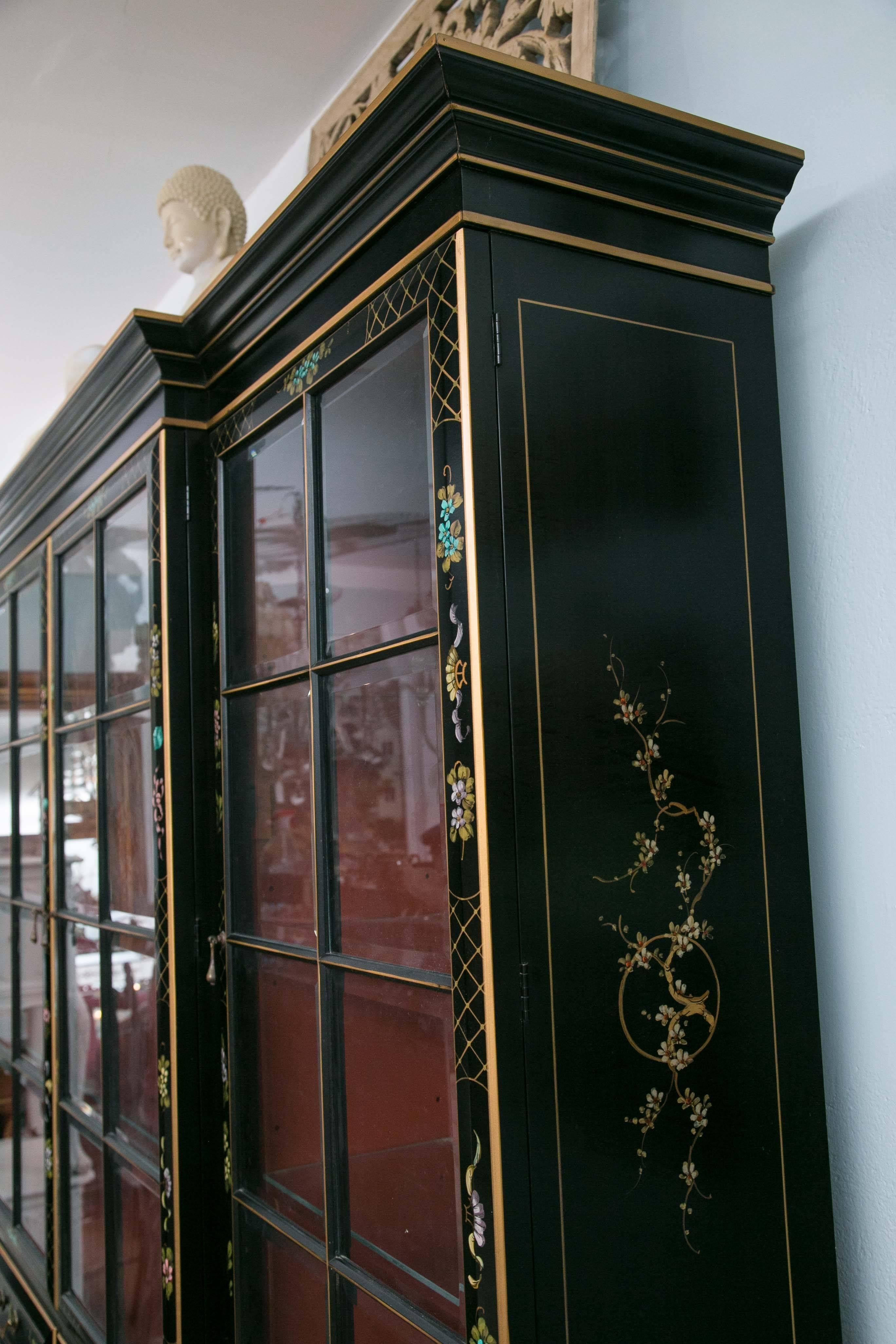 19th Century George III Style Chinoiserie Decorated Black Japanned Breakfront/Bookcase