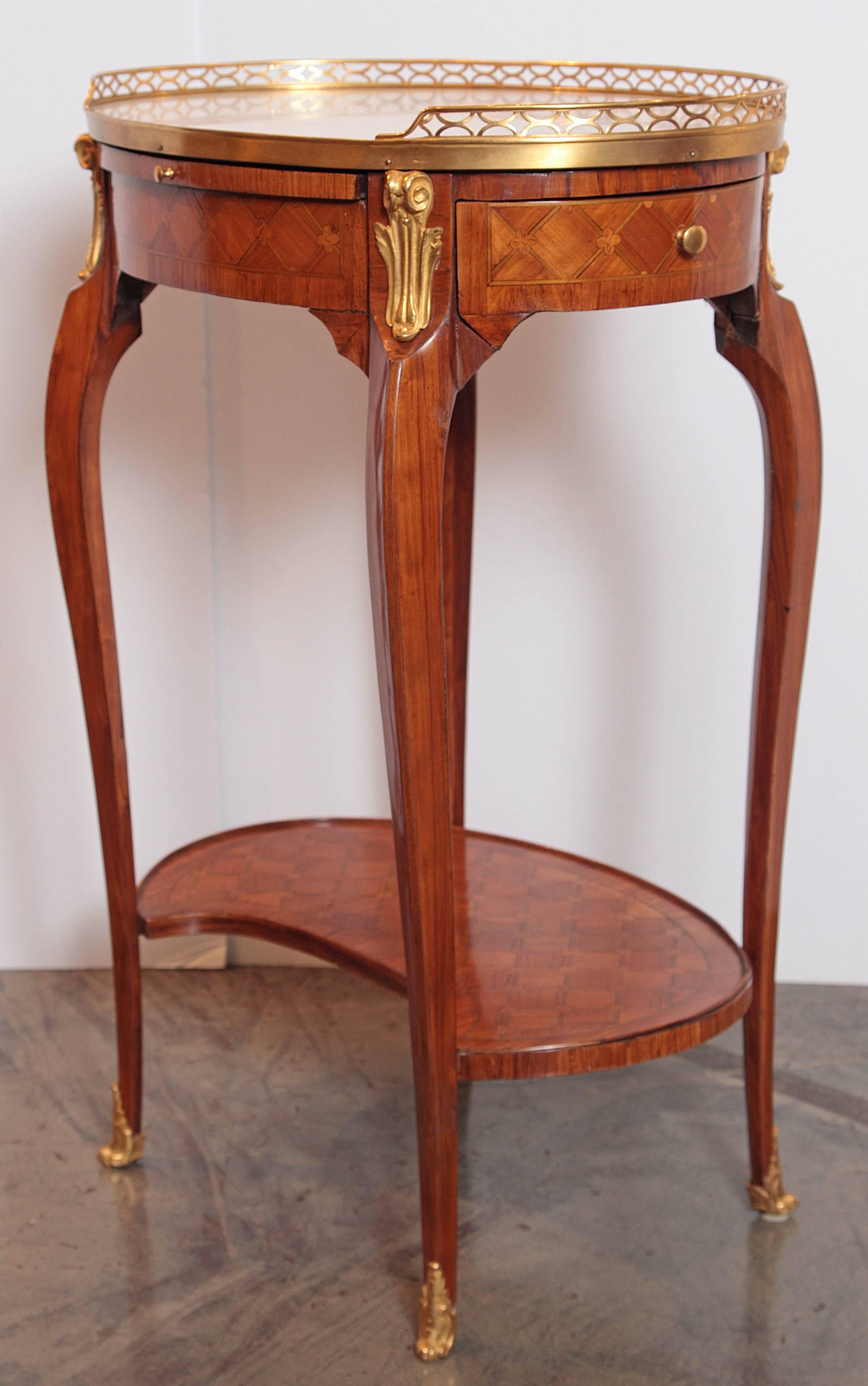 Pair of French Louis XVI Kingwood Parquetry Side Tables, Early 19th Century In Excellent Condition In Dallas, TX