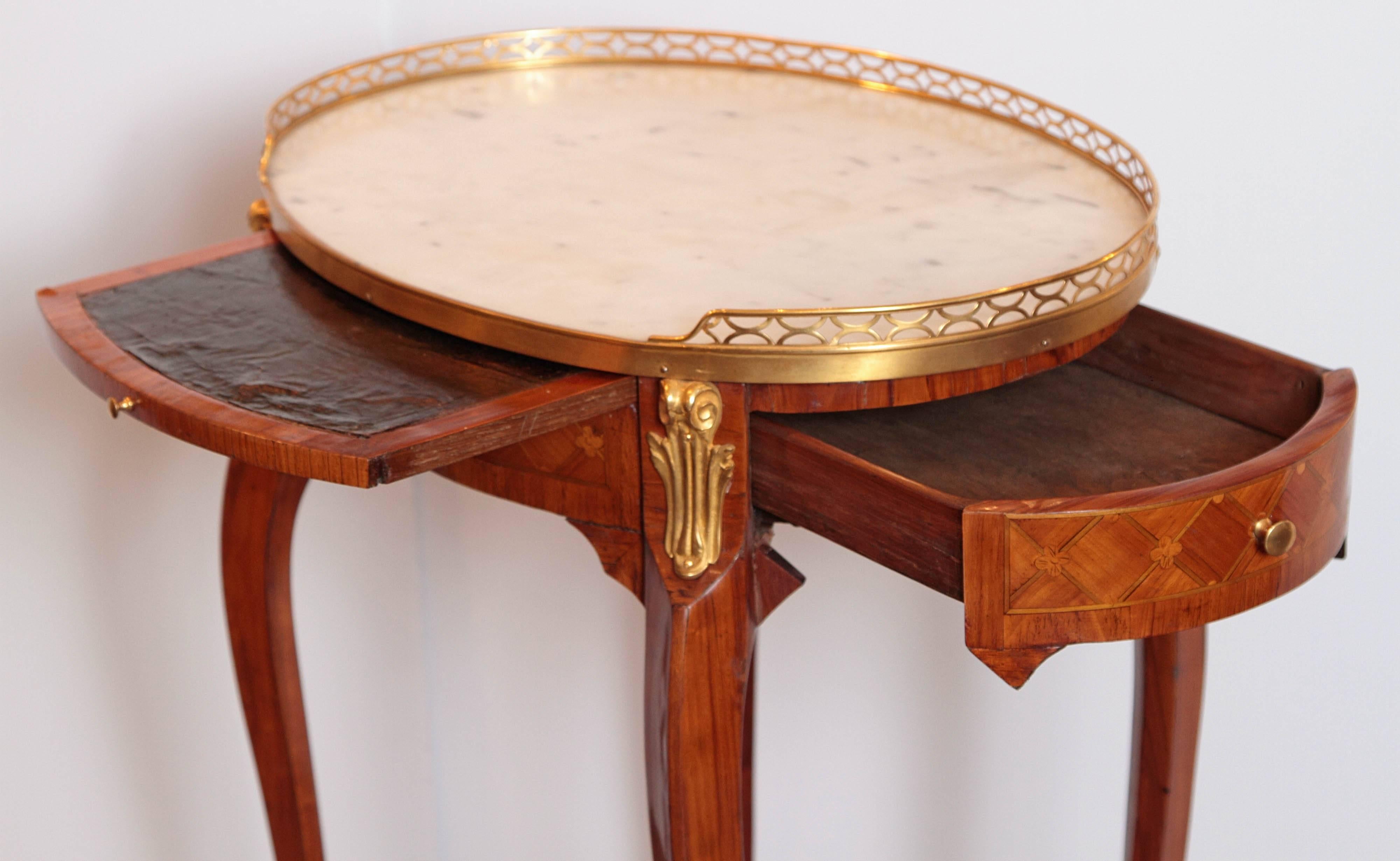 Pair of French Louis XVI Kingwood Parquetry Side Tables, Early 19th Century 2