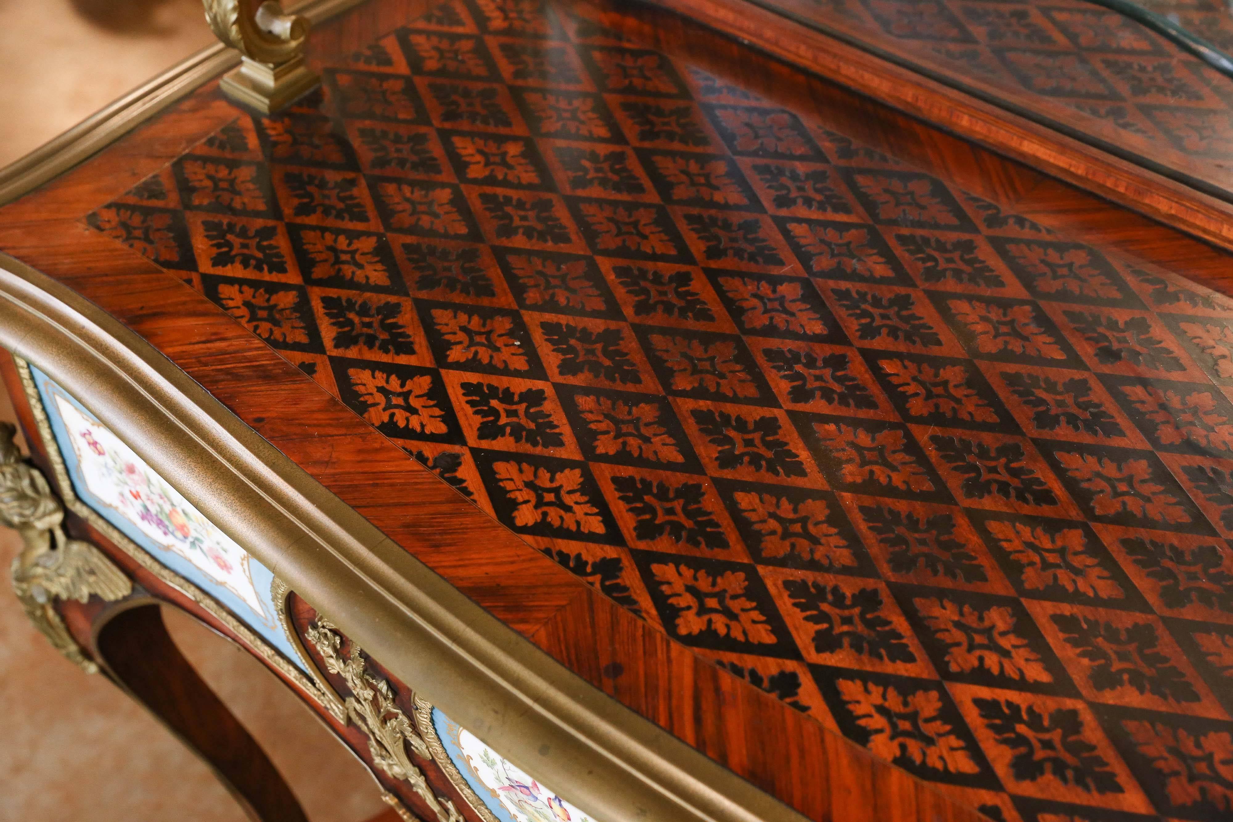 vanity table antique