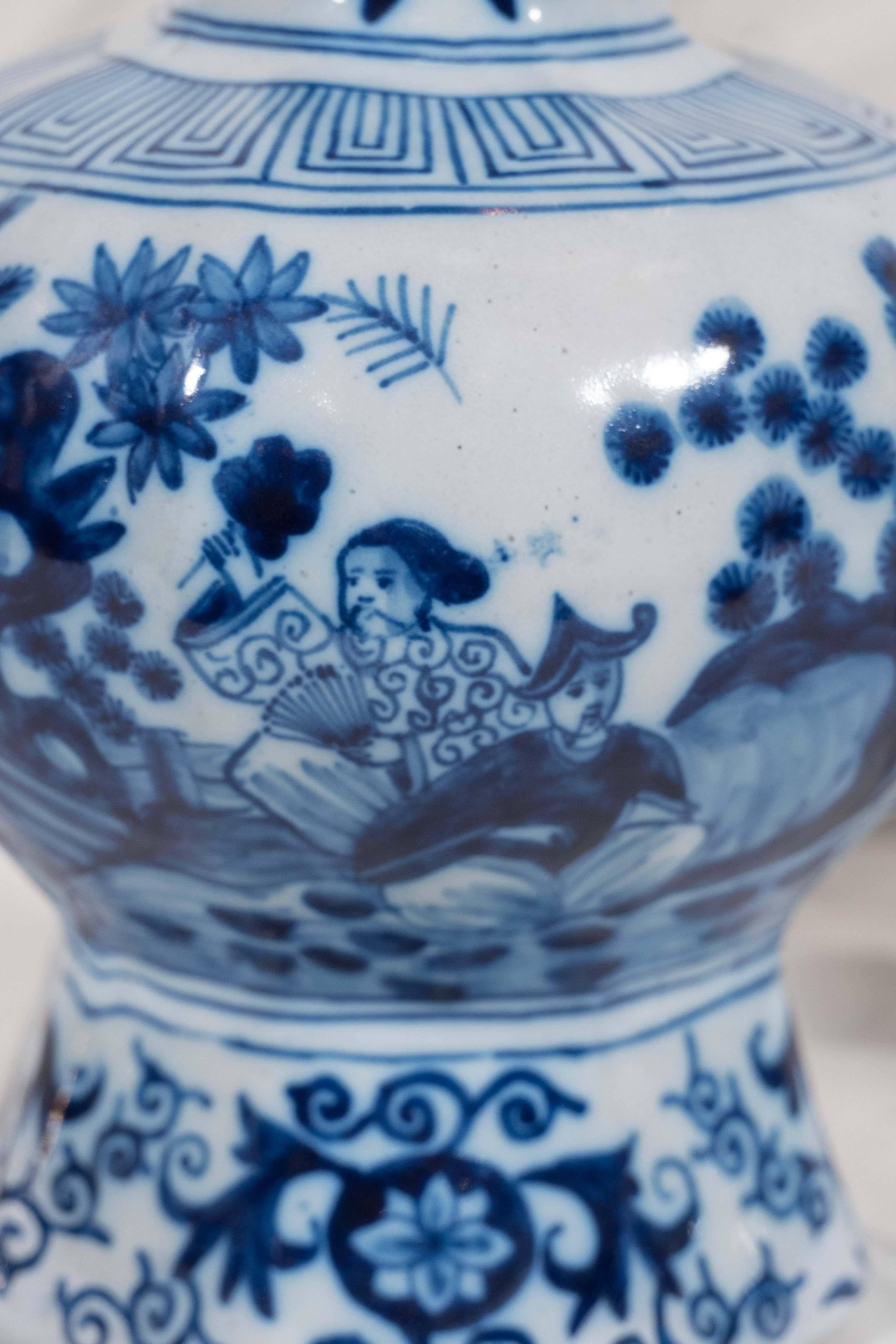Pair of Blue and White Delft Vases with Chinoiserie Decoration In Excellent Condition In Katonah, NY