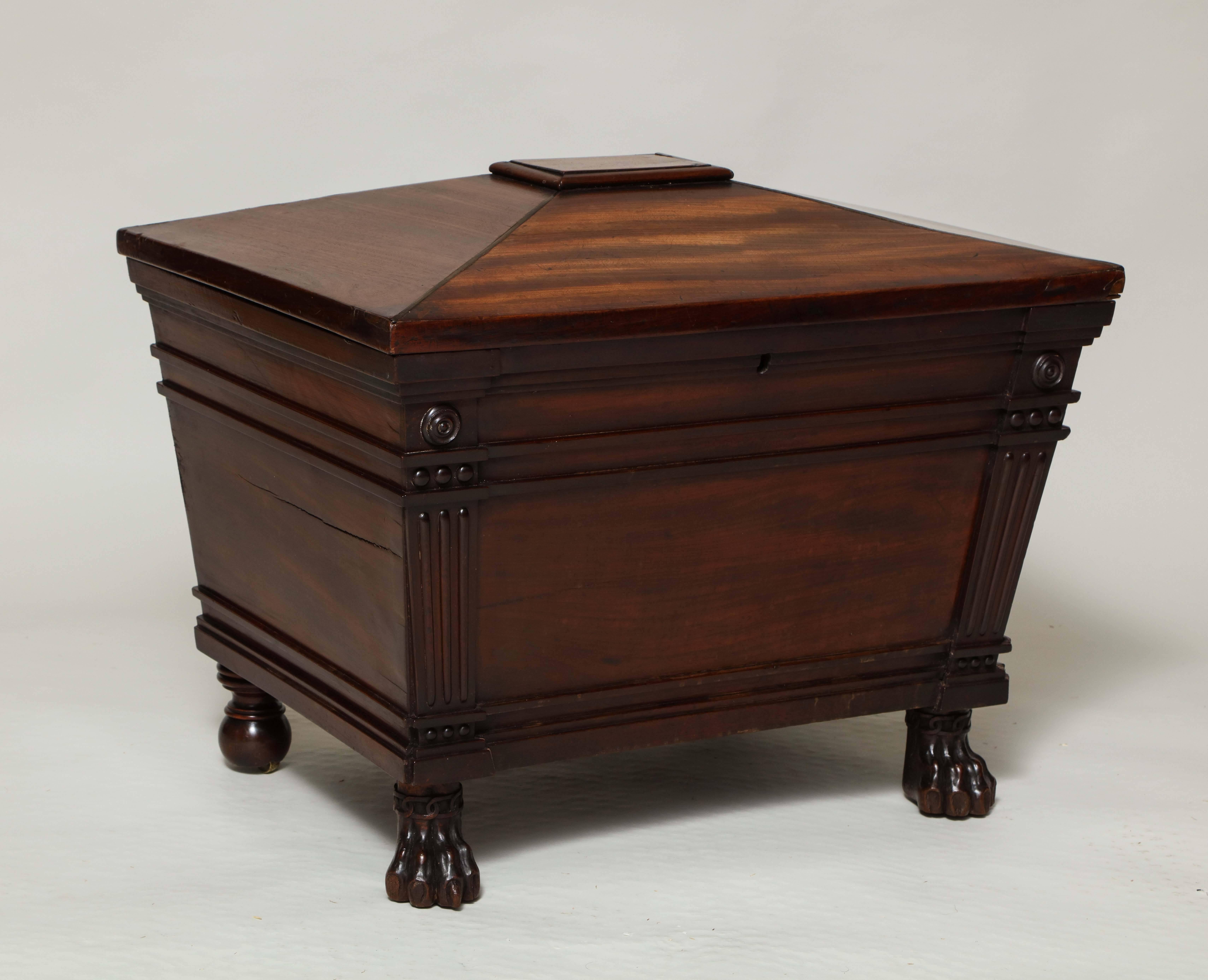 Regency Mahogany Wine Cooler In Good Condition For Sale In Greenwich, CT