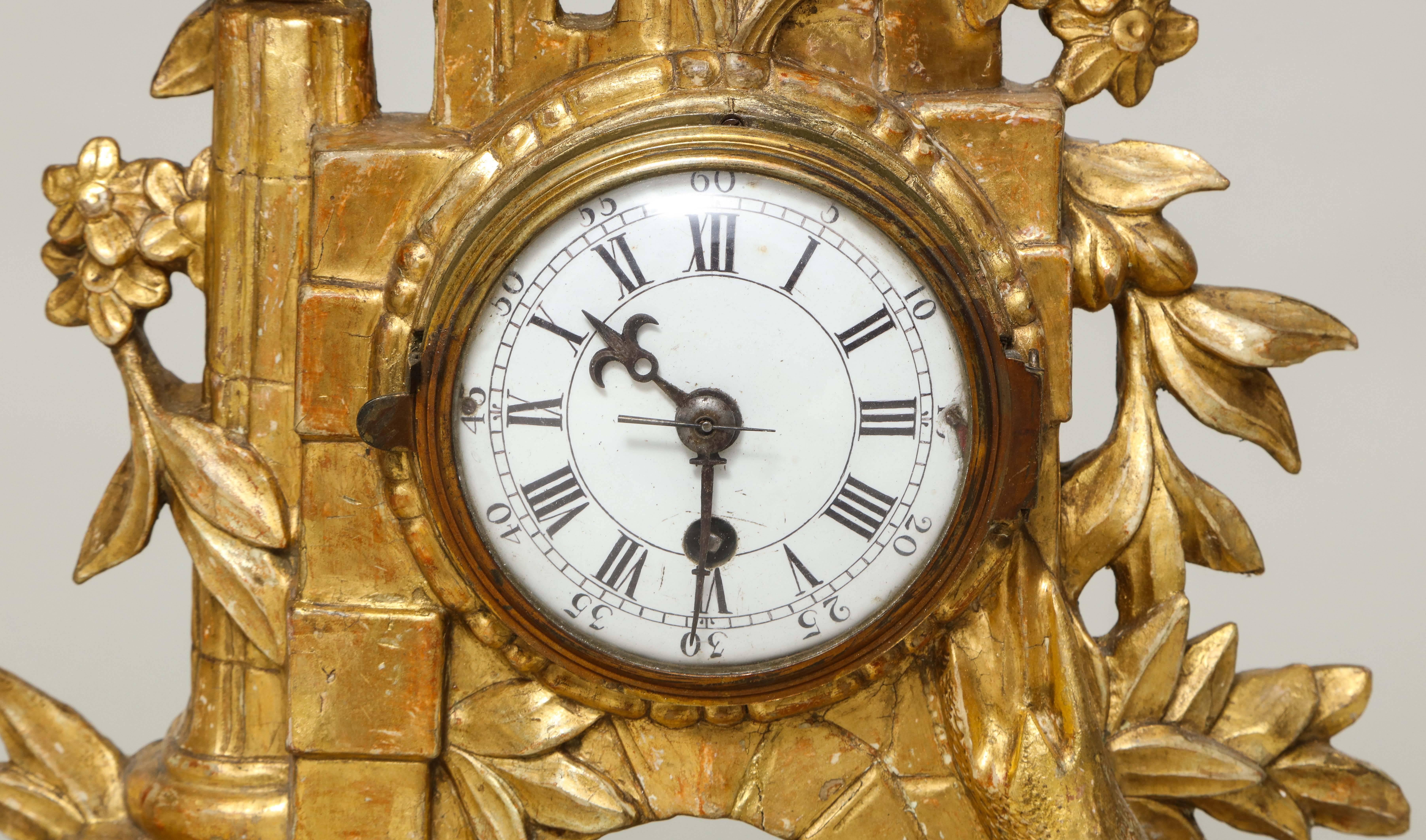 Rococo Giltwood Clock In Excellent Condition For Sale In Greenwich, CT