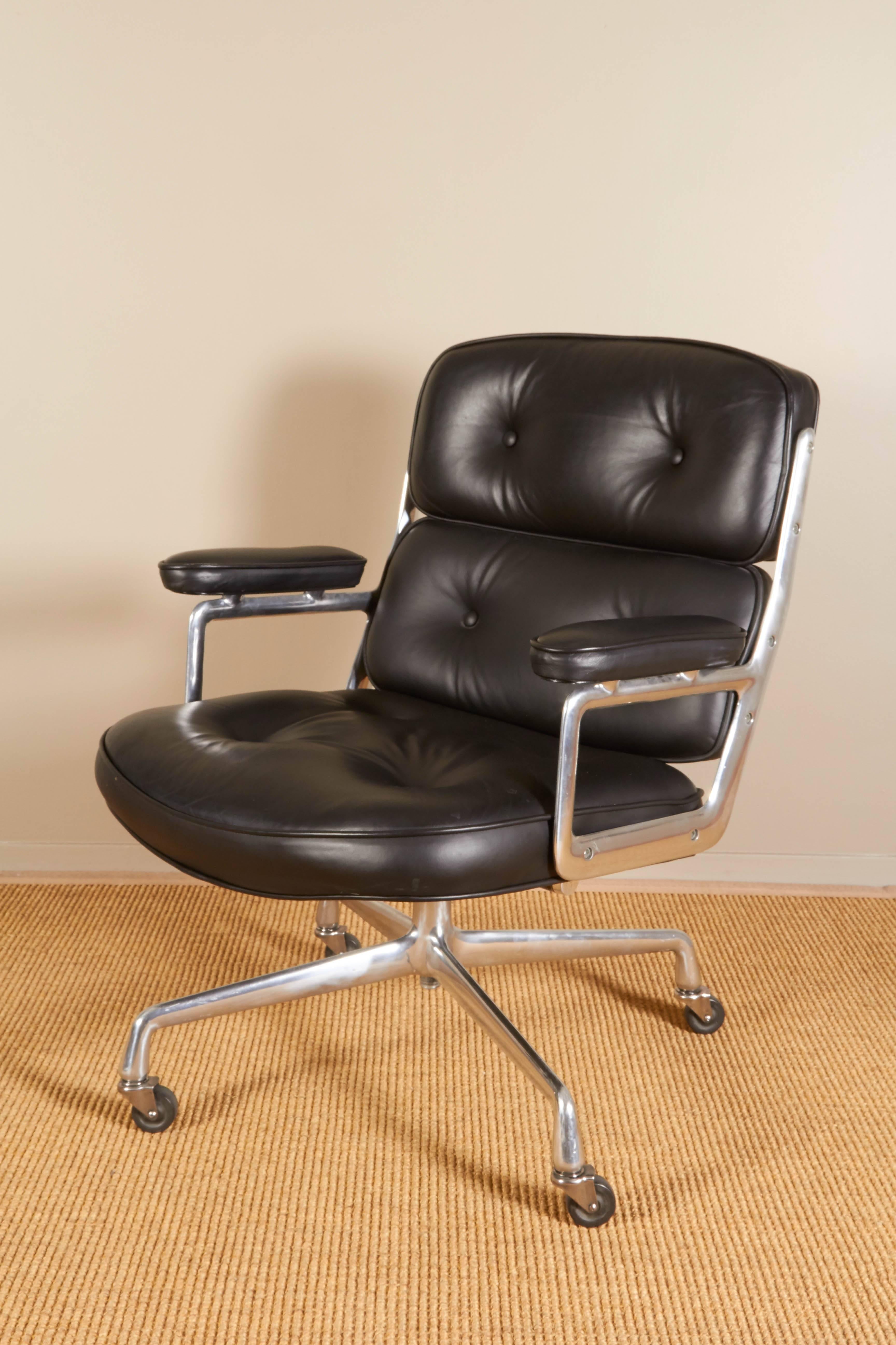 American Set of Two Eames 'Time-Life' Executive Chairs for Herman Miller