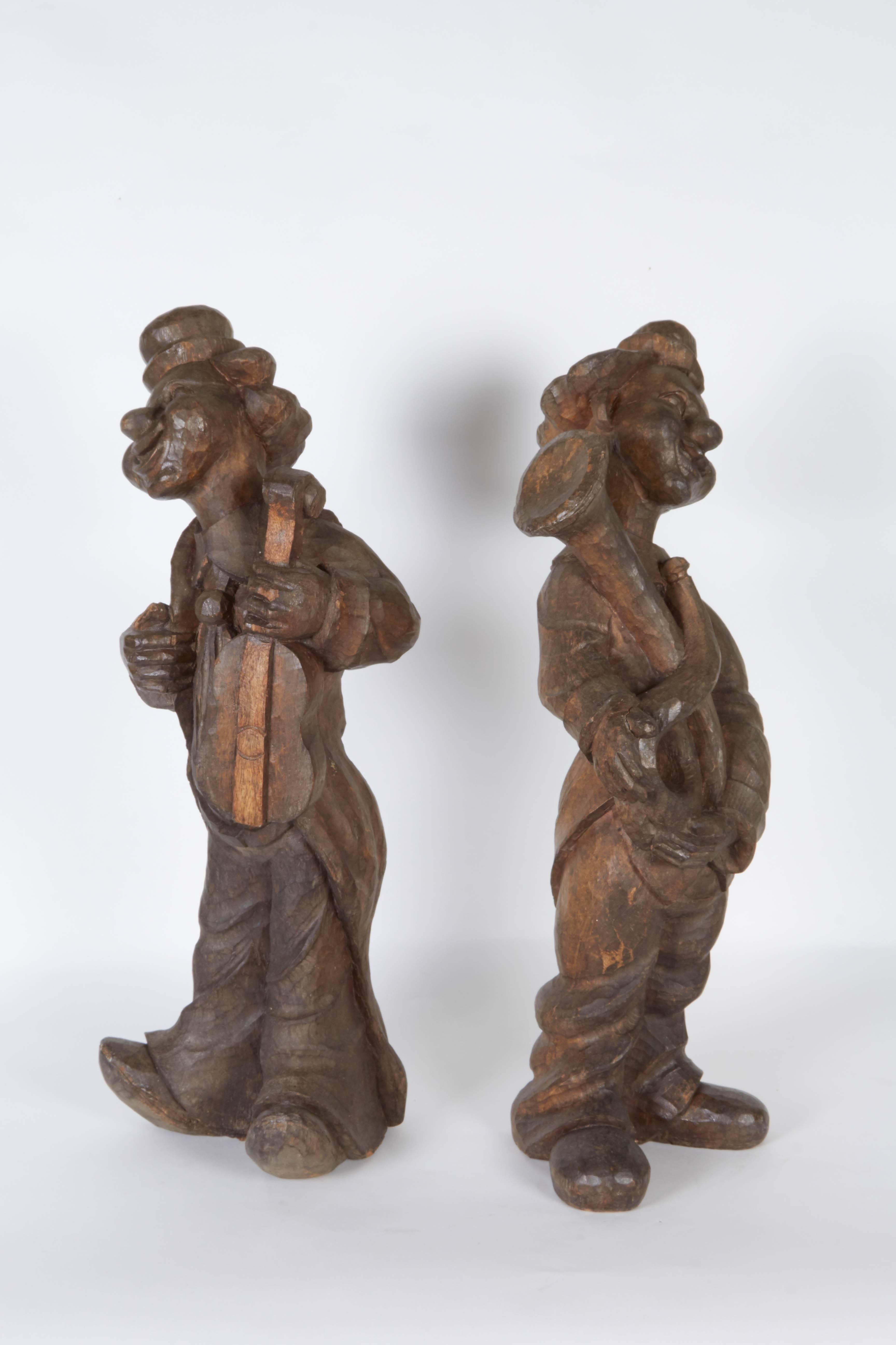 Pair of 1920s Solid Carved Wood Clown Figures In Good Condition In Astoria, NY