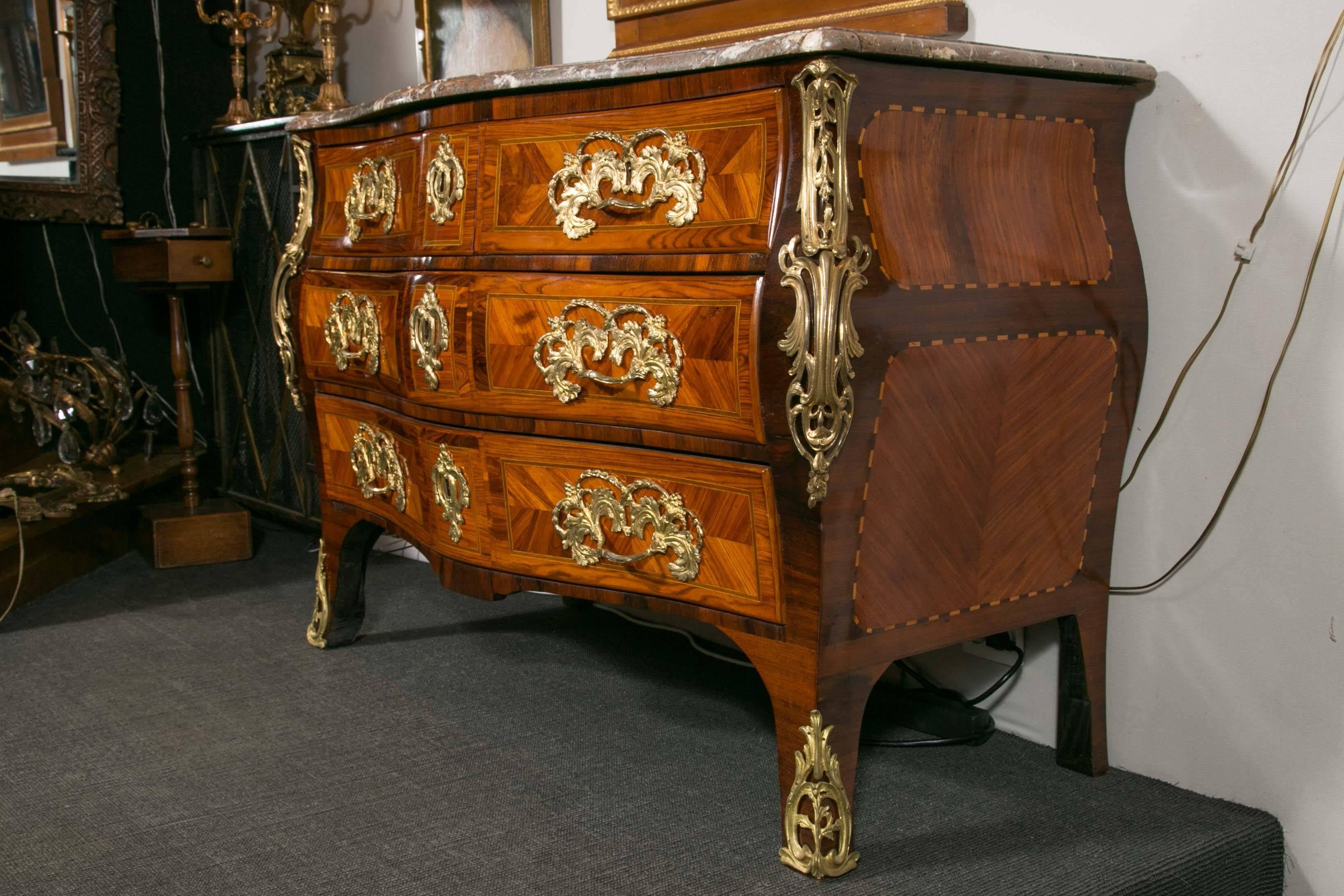 Louis XV Elegant 18th Century Commode in Marquetry and Rare Inlaid Woods