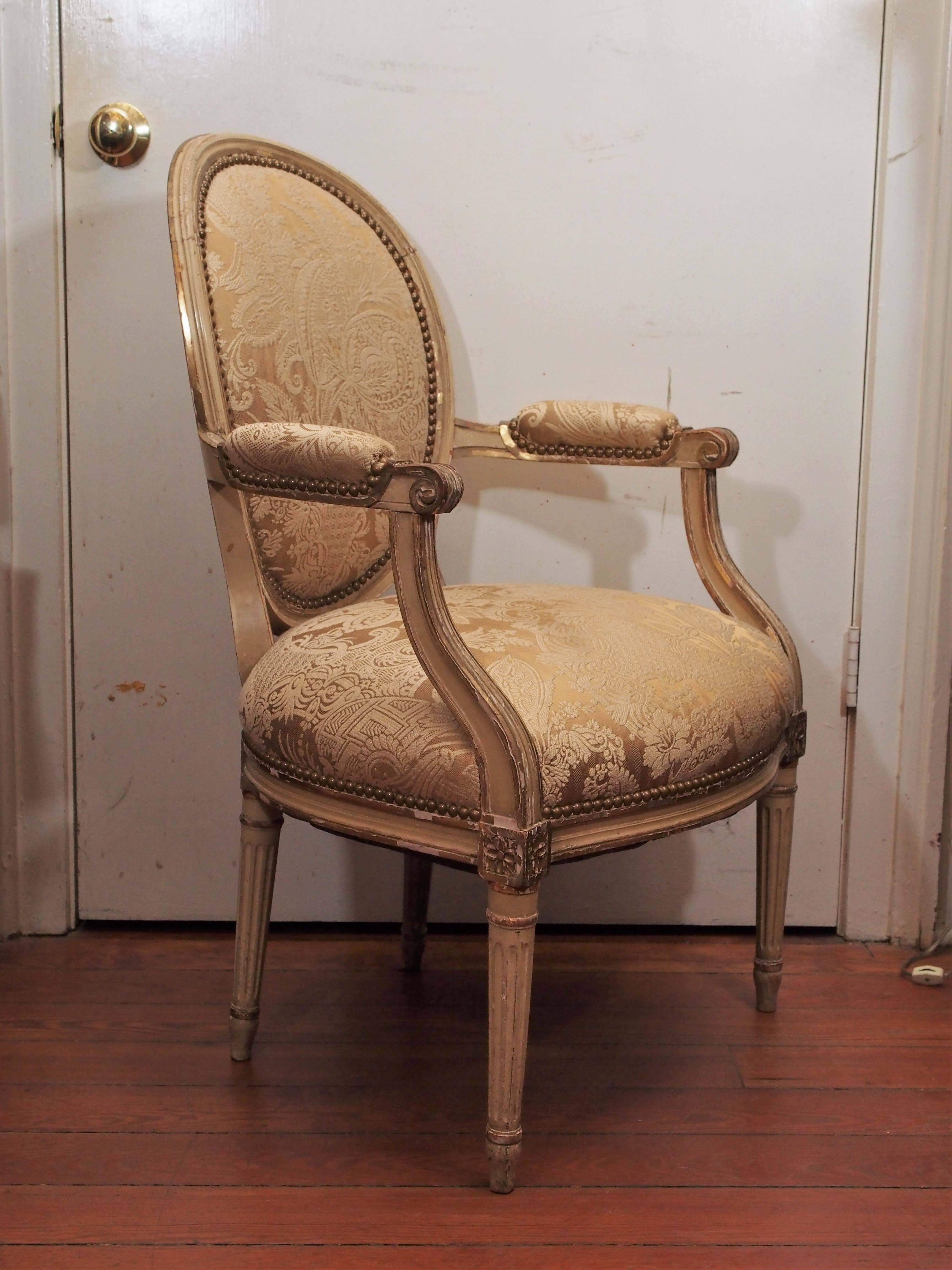 Pair of Louis XVI Oval Back Armchairs In Good Condition For Sale In Natchez, MS