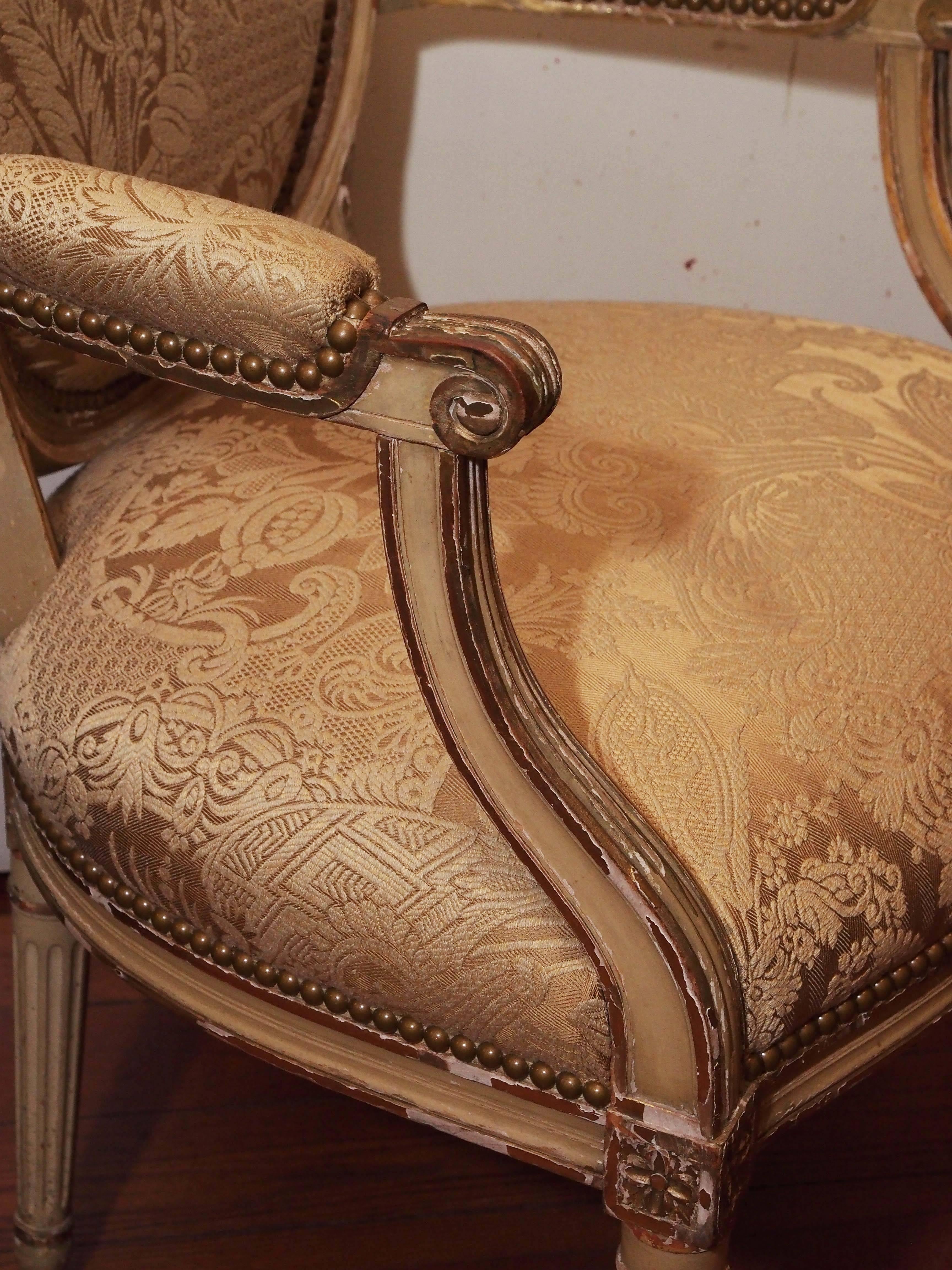 18th Century and Earlier Pair of Louis XVI Oval Back Armchairs For Sale