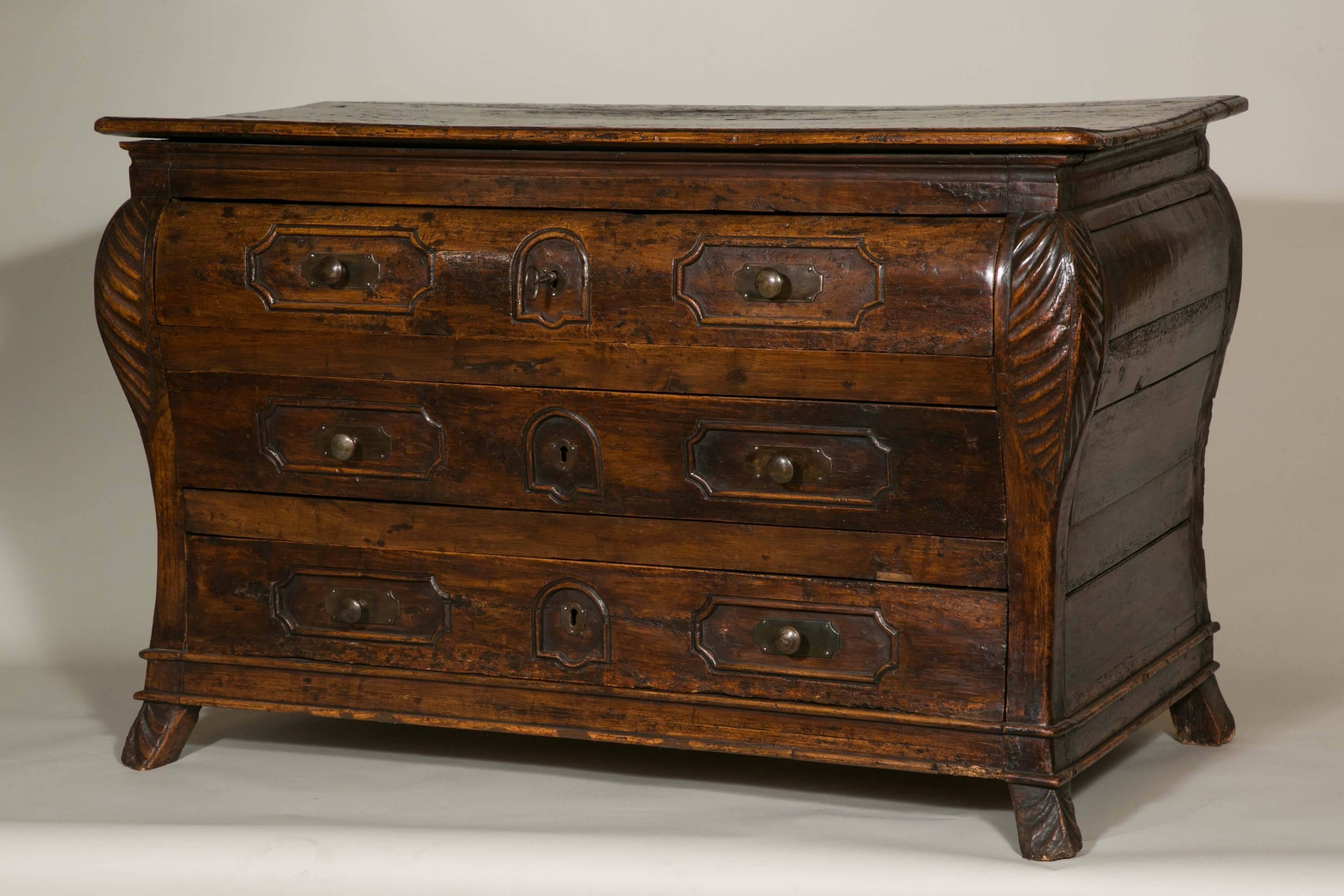 18th Century and Earlier Fabulous Walnut Commode from the 18th Century, Continental, Period Louis XV