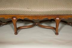 Important Walnut Sofa from the 19th Century in the Style of Louis XV