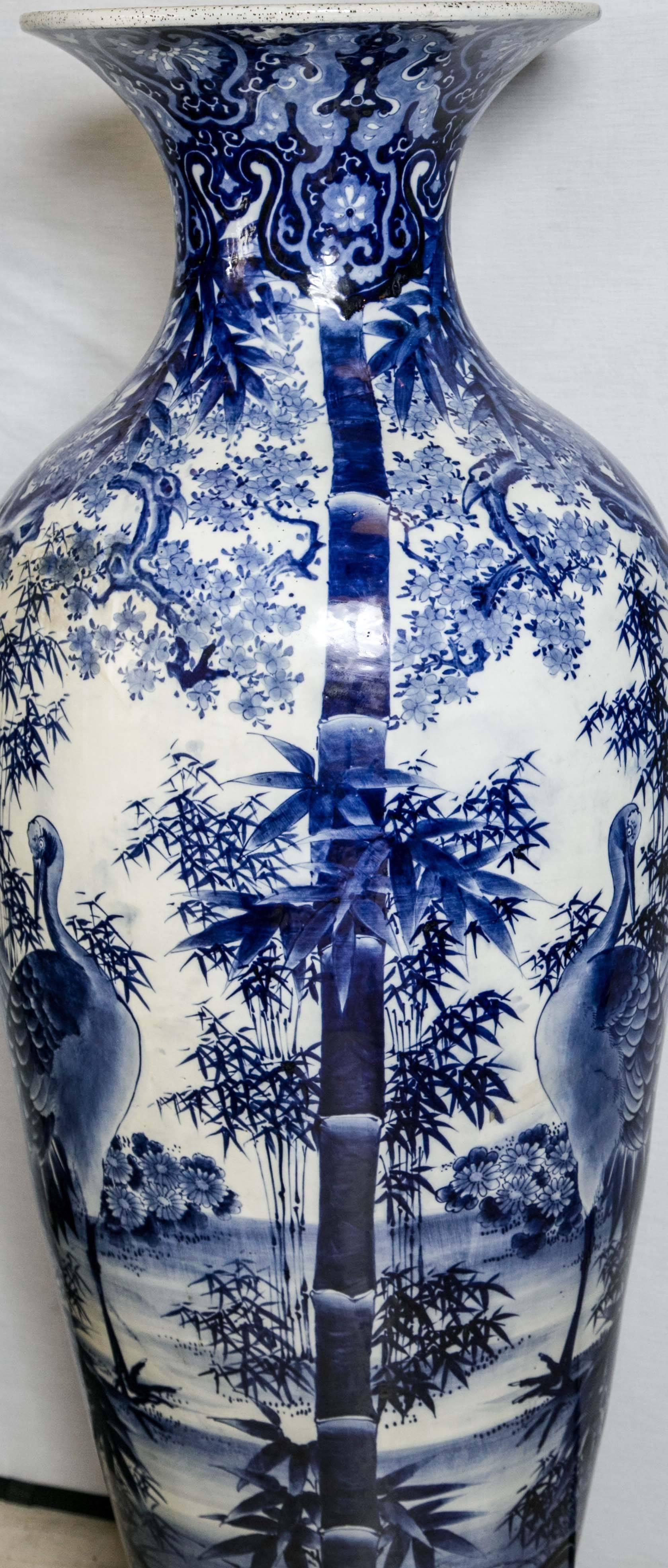 Japanese Blue and White Porcelain Floor Vase In Excellent Condition For Sale In Woodbury, CT
