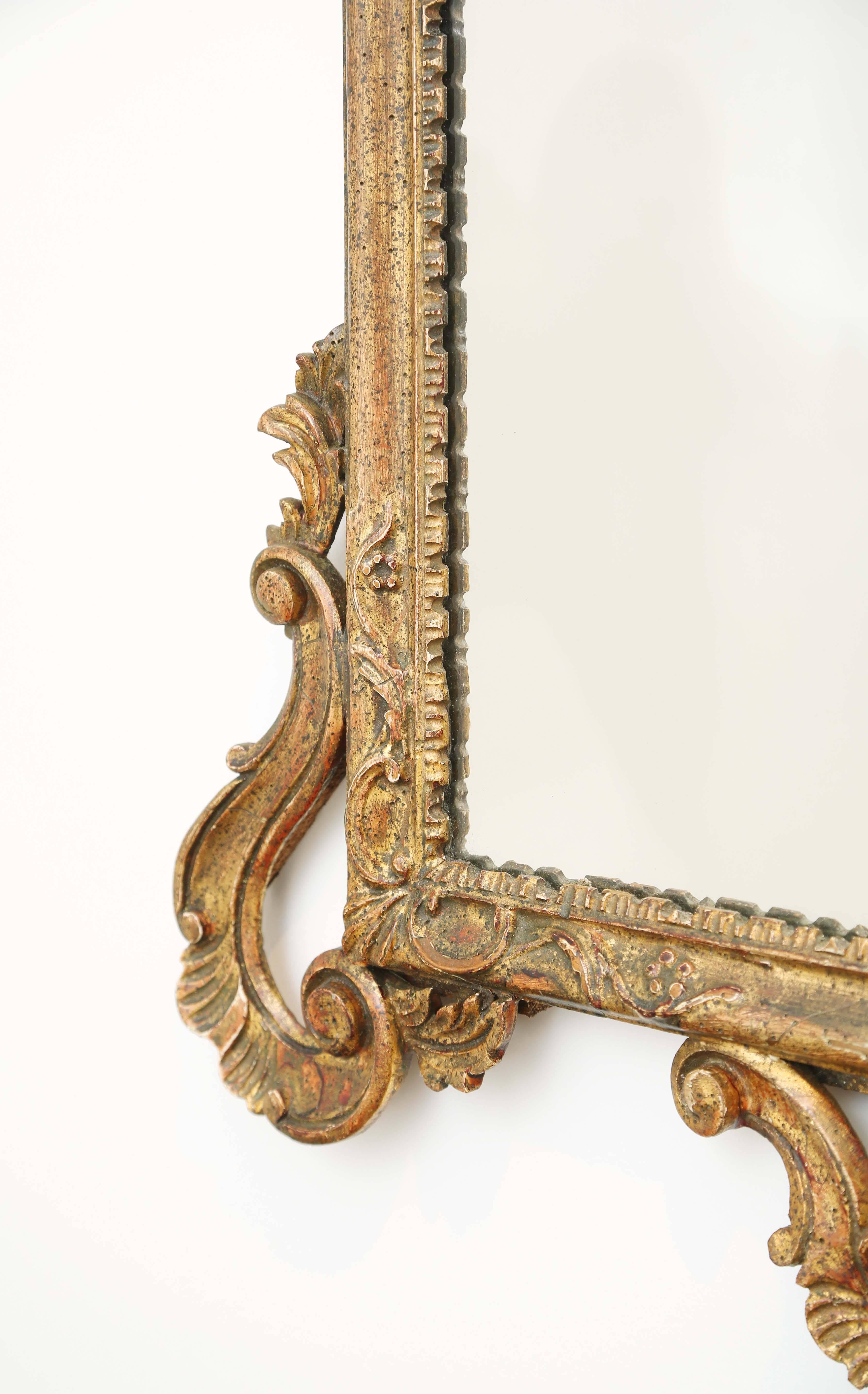 Miroir rococo italien en bois doré sculpté Excellent état - En vente à West Palm Beach, FL