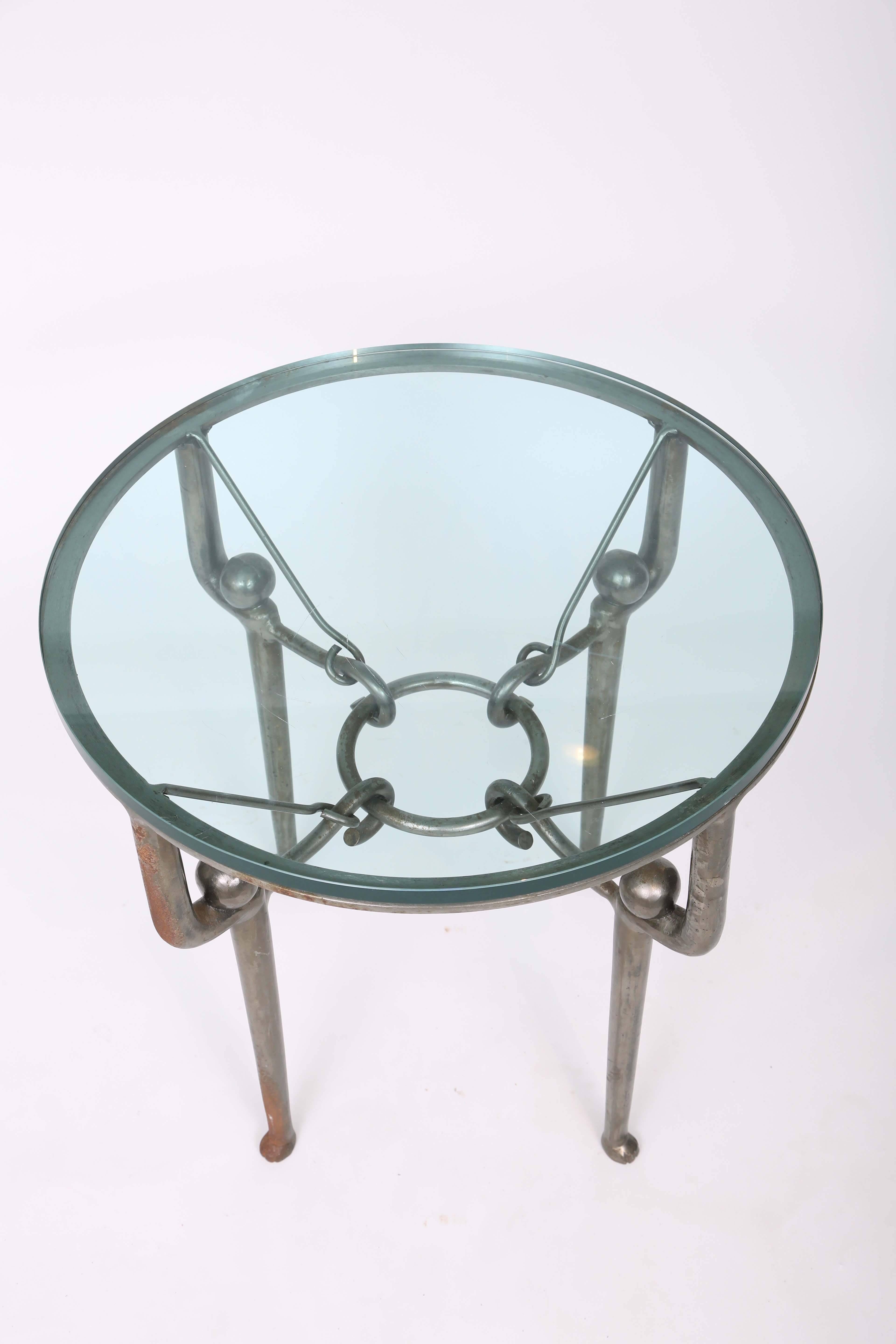 Pair of Round Iron End Tables in the Style of Giacometti In Good Condition In West Palm Beach, FL