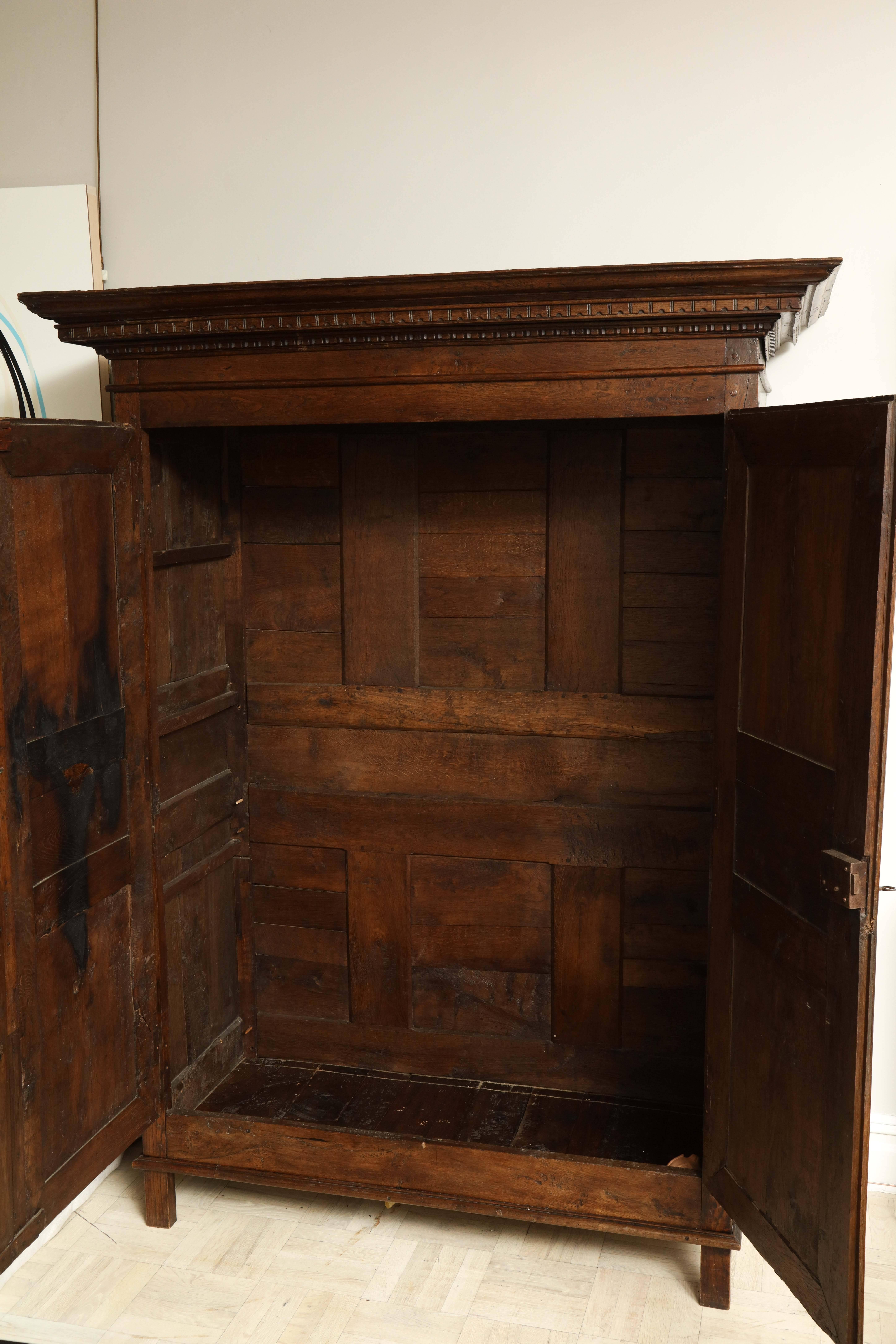 Late 18th Century Oak Armoire For Sale 4