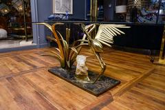 Imposing Sculpture-Table