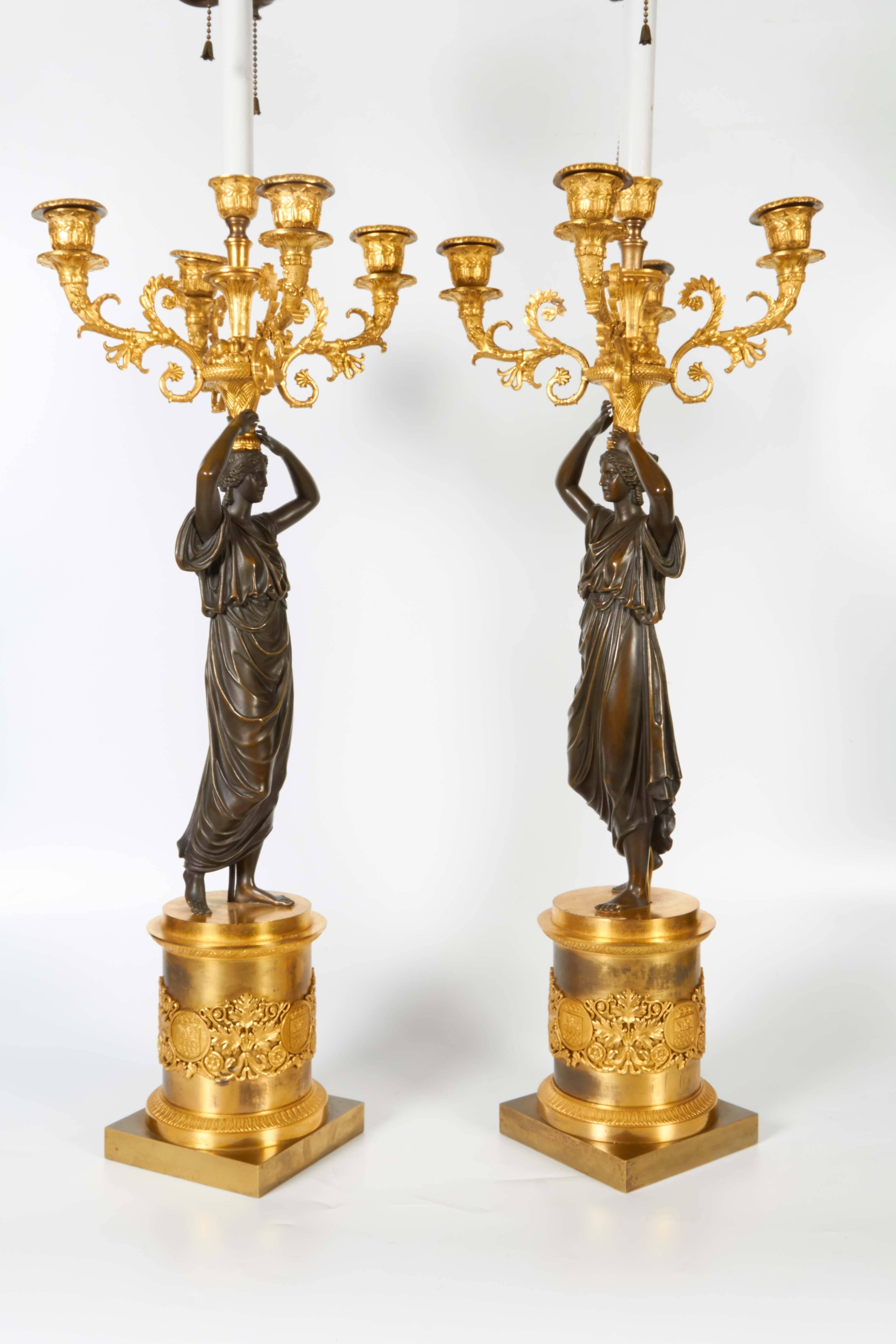 Paar prächtige antike italienische neoklassizistische Empire-Bronze-Figurenkandelaber, Empire im Angebot 2