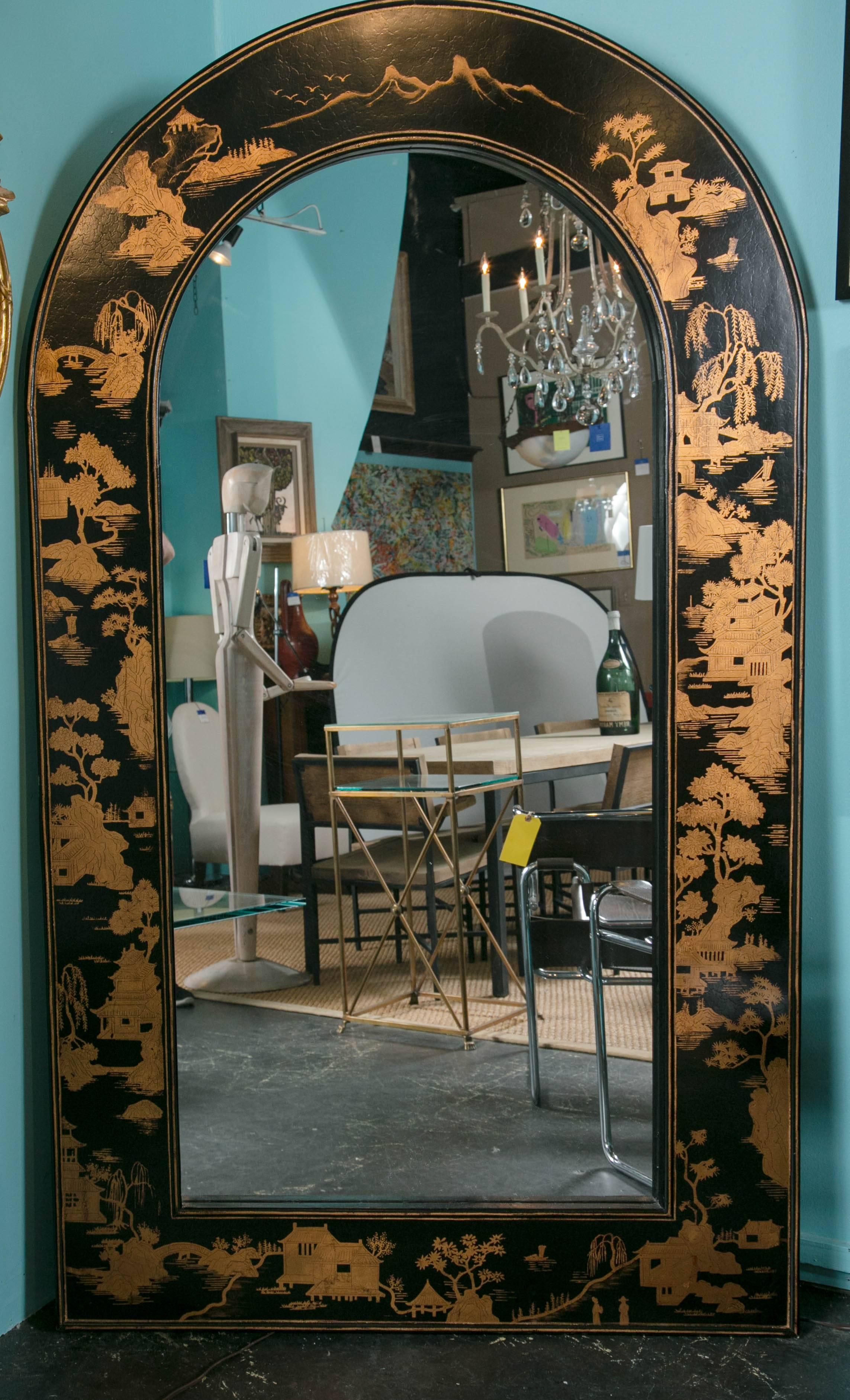 A Japanned chinoiserie decorated arched wall mirror. Good quality mirror, ready to hang.