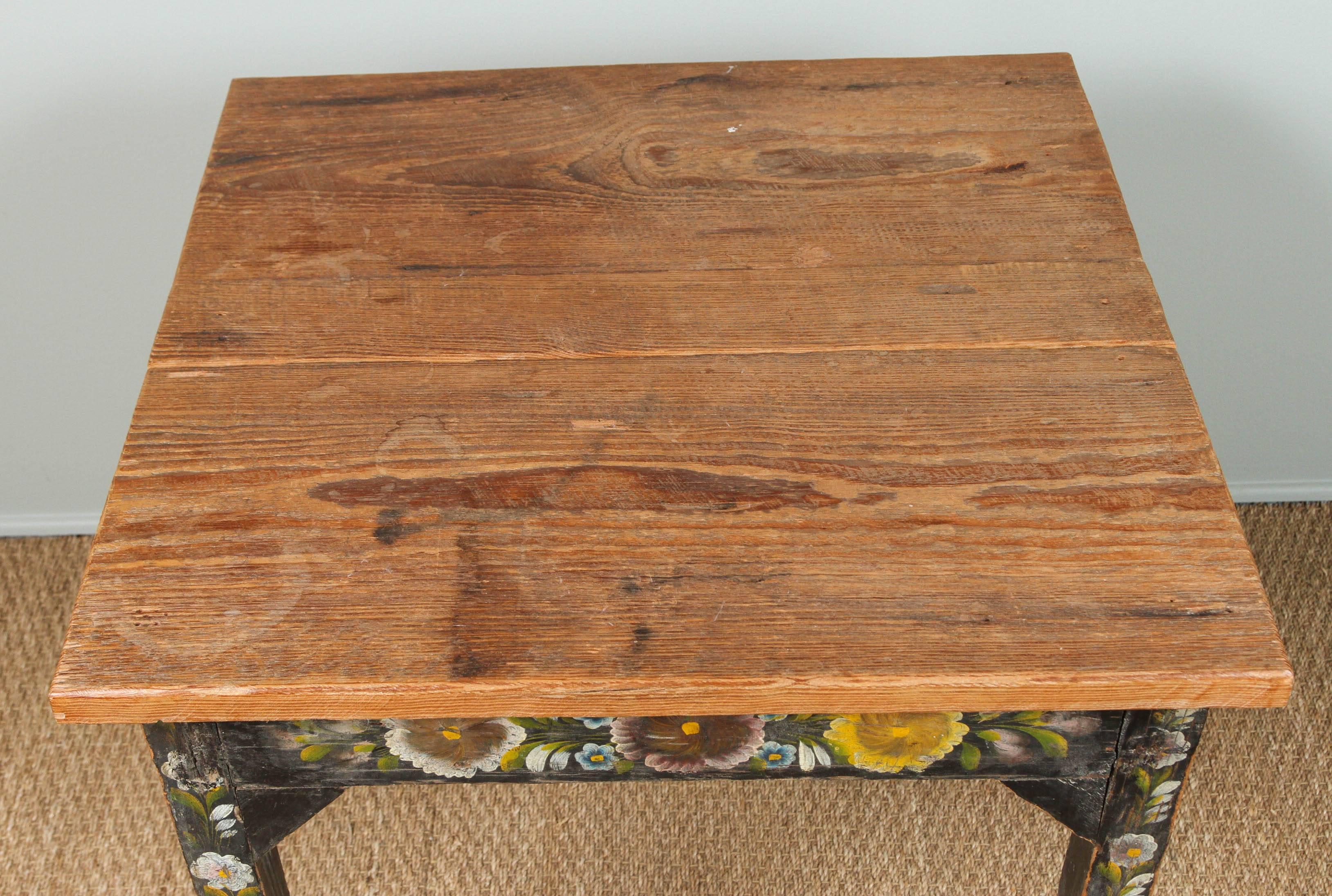 Mexican Hand-Painted Table, Olinala Paint Work 3